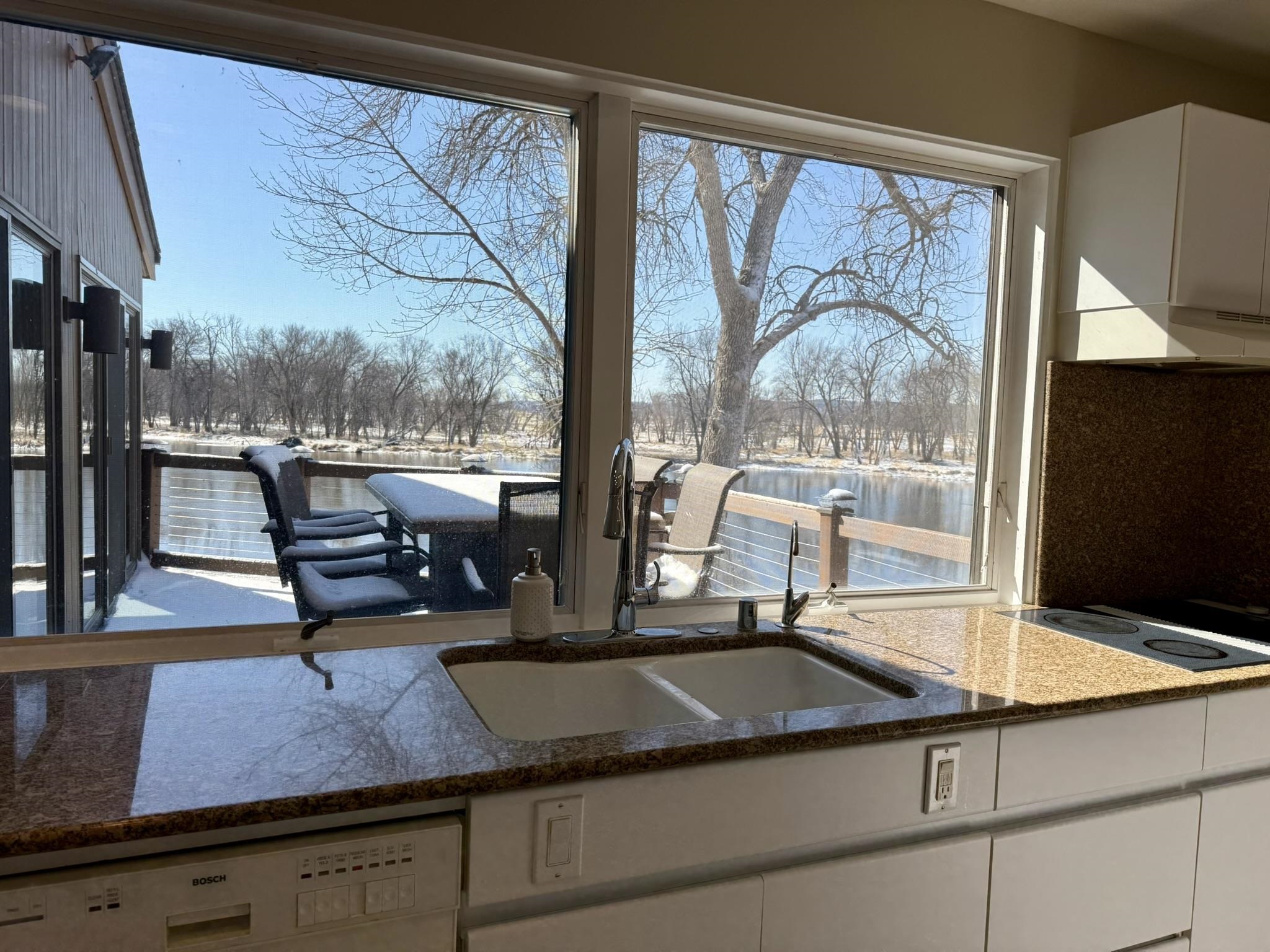 La Crosse, Wisconsin, 54601, United States, 4 Bedrooms Bedrooms, ,5 BathroomsBathrooms,Residential,For Sale,2049360