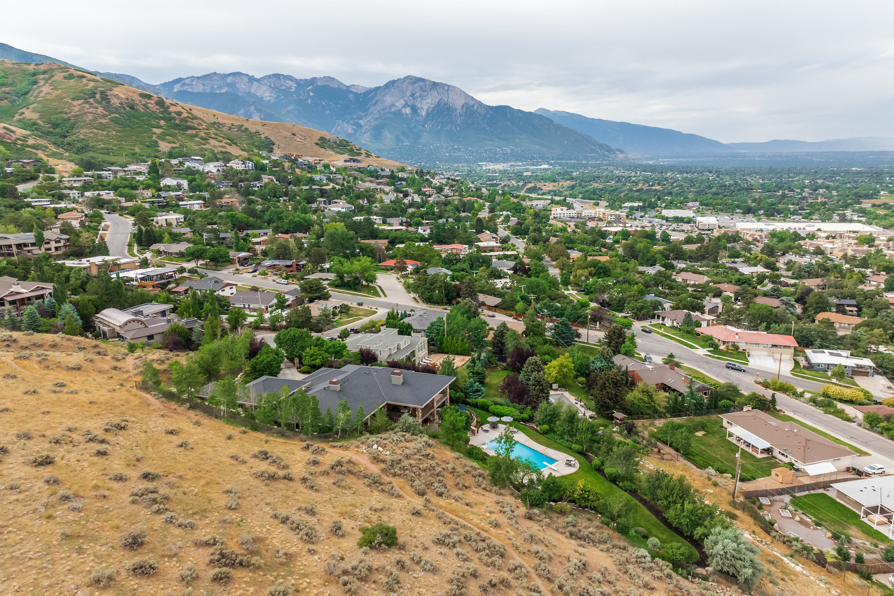  Timeless East Bench Craftsman Estate with Gated Entry, Expansive Light and Views - 物件實景