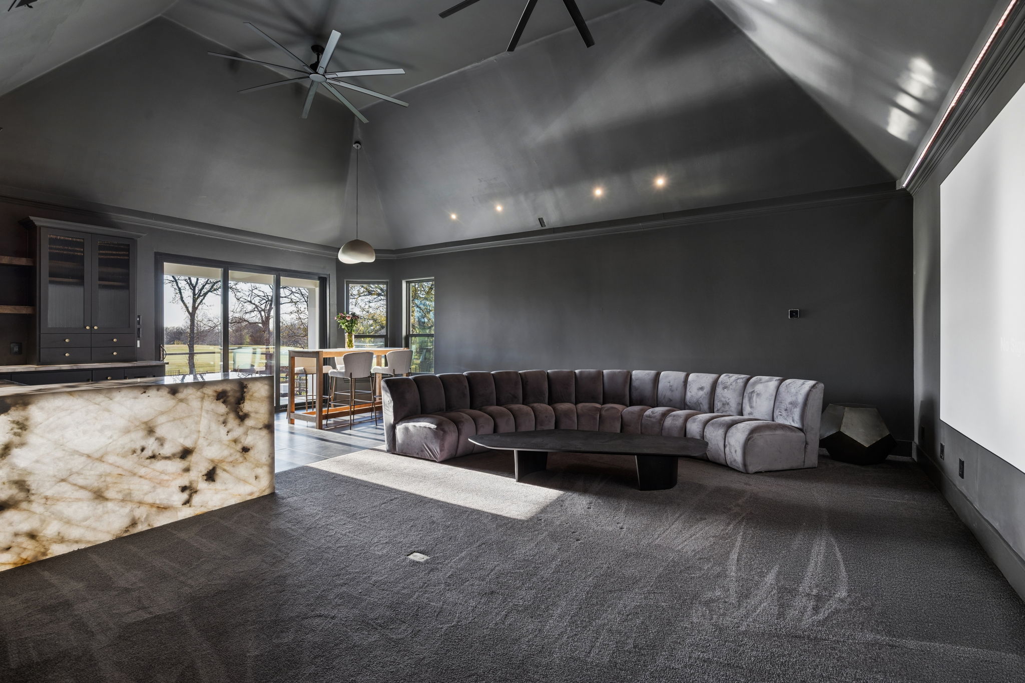  6001 Pine Valley Drive - 物件實景