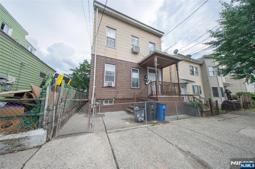 Paterson, New Jersey, 07524, United States, 7 Bedrooms Bedrooms, ,3 BathroomsBathrooms,Residential,For Sale,1907790