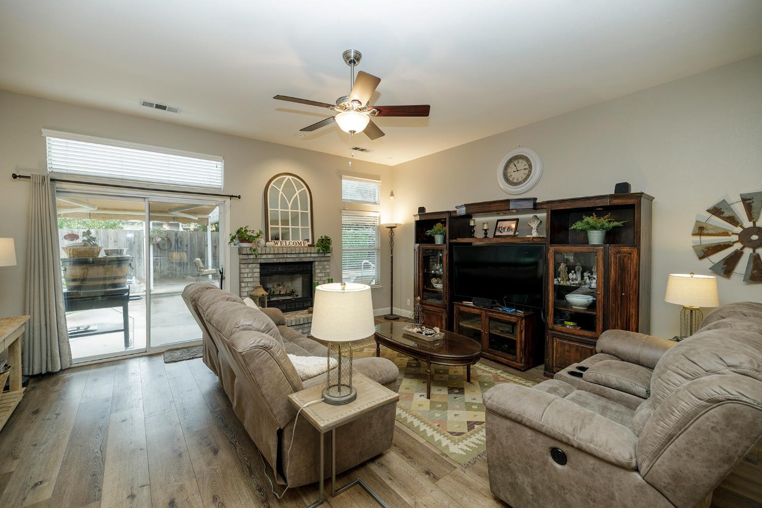 Turlock, California, 95382, United States, 4 Bedrooms Bedrooms, ,2 BathroomsBathrooms,Residential,For Sale,1987416