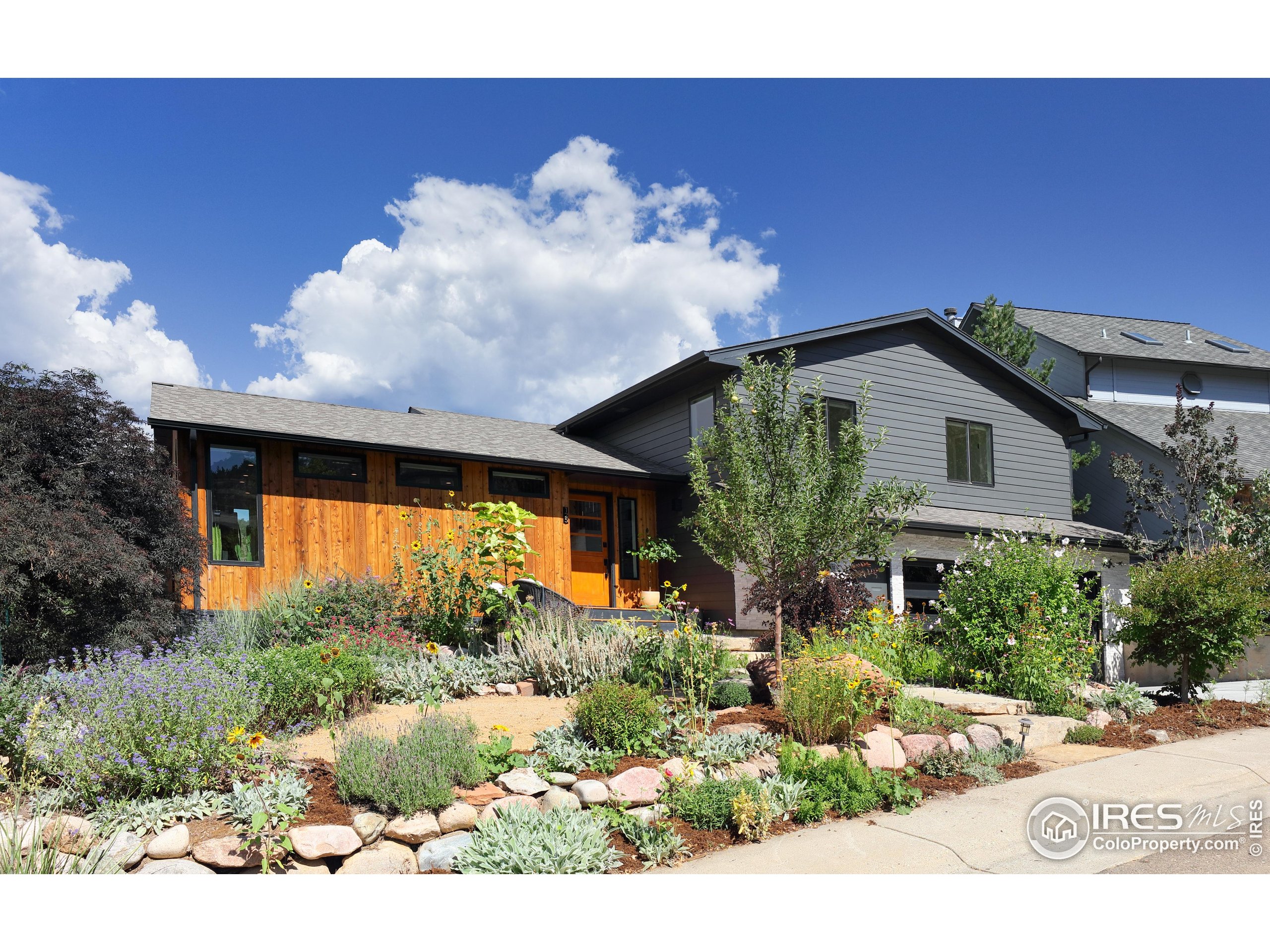 Lyons, Colorado, 80540, United States, 4 Bedrooms Bedrooms, ,2 BathroomsBathrooms,Residential,For Sale,1926189