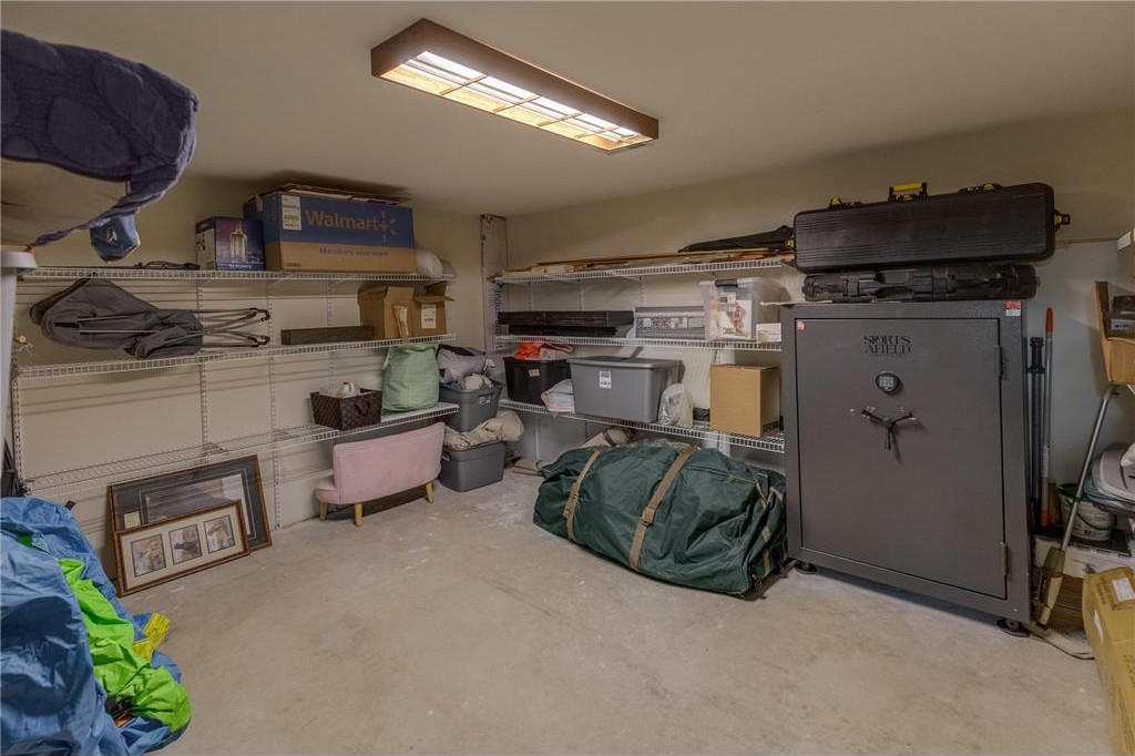 Motley, Minnesota, 56466, United States, 5 Bedrooms Bedrooms, ,3 BathroomsBathrooms,Residential,For Sale,1975318