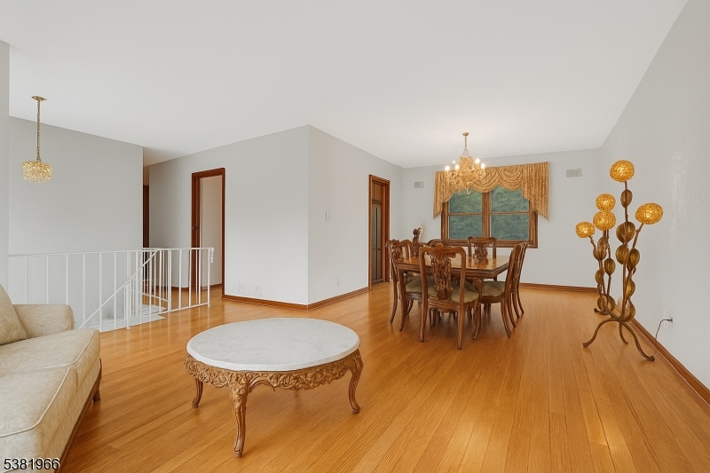 Pequannock Twp., New Jersey, 07444, United States, 3 Bedrooms Bedrooms, ,2 BathroomsBathrooms,Residential,For Sale,1934340