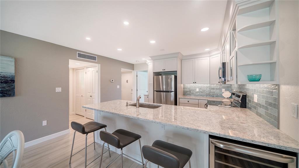 Longboat Key, Florida, 34228, United States, 2 Bedrooms Bedrooms, ,2 BathroomsBathrooms,Residential,For Sale,1993479