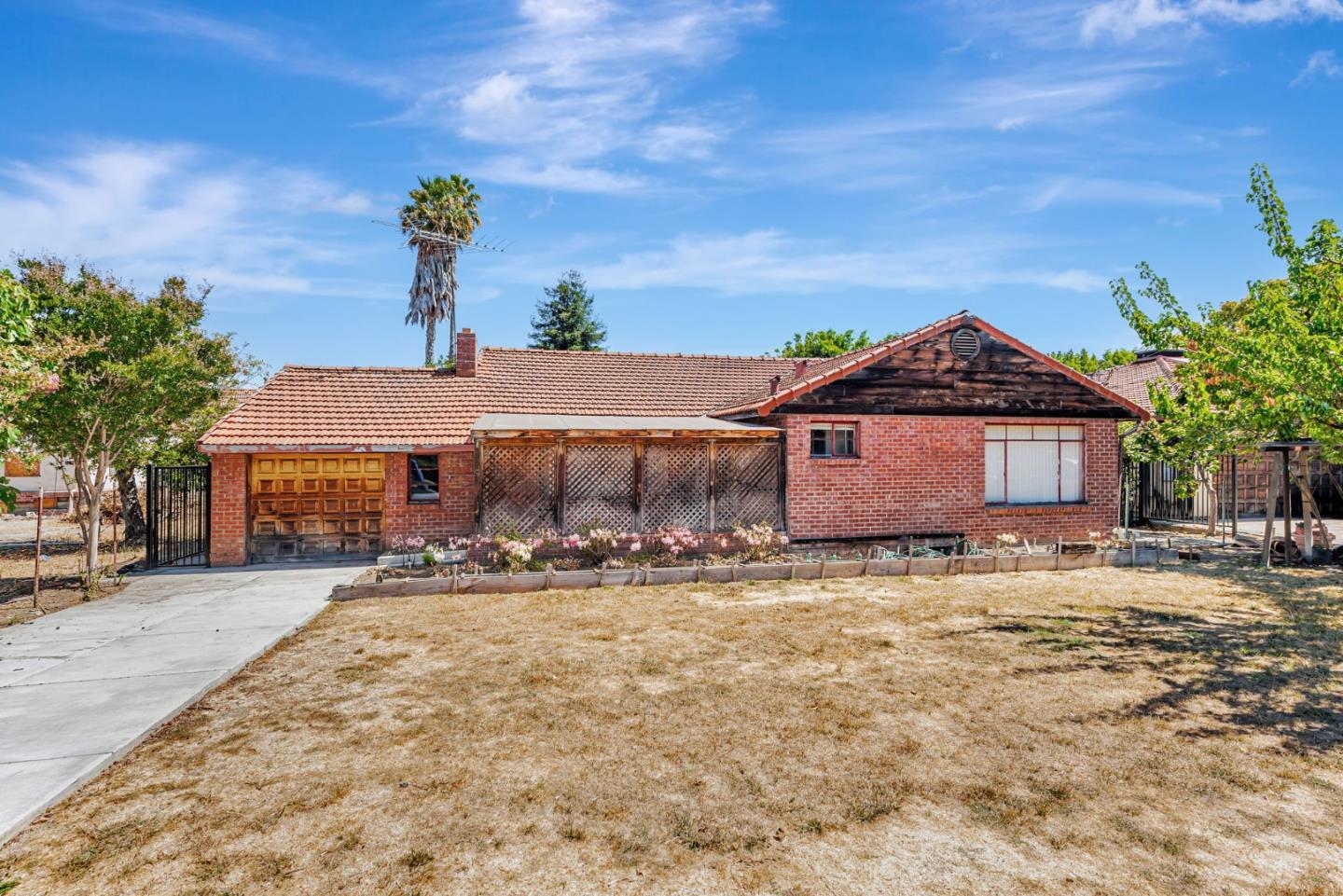 Santa Clara, California, 95051, United States, 3 Bedrooms Bedrooms, ,3 BathroomsBathrooms,Residential,For Sale,1941607