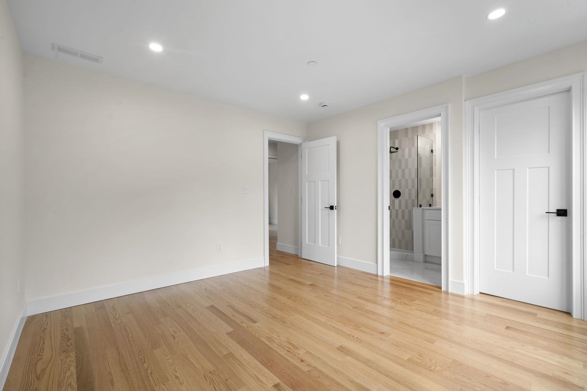 Londonderry, New Hampshire, 03053, United States, 2 Bedrooms Bedrooms, ,2 BathroomsBathrooms,Residential,For Sale,1962750