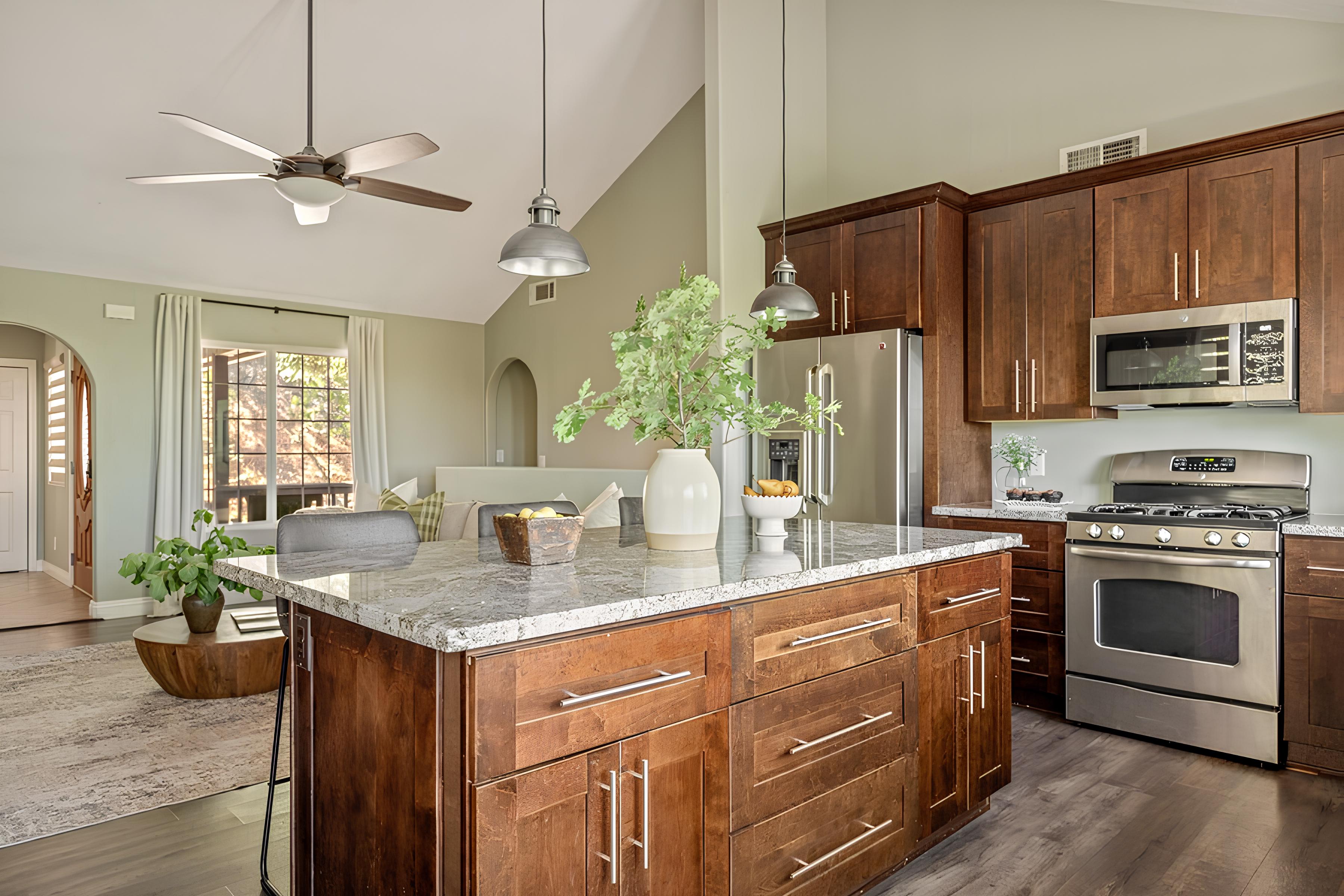  1360 Montreal Drive, Lake Arrowhead, CA 92352 - 物件實景