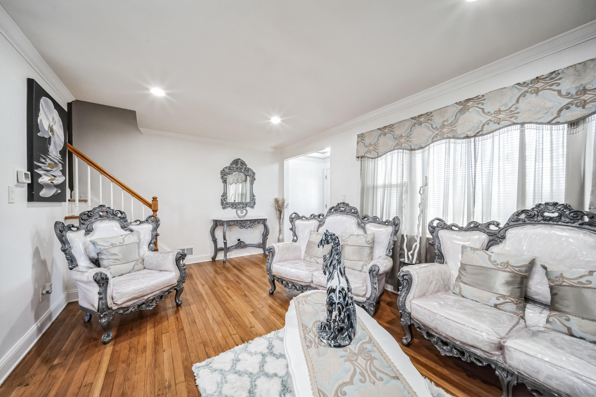 Elmwood Park, New Jersey, 07407, United States, 3 Bedrooms Bedrooms, ,2 BathroomsBathrooms,Residential,For Sale,1982757