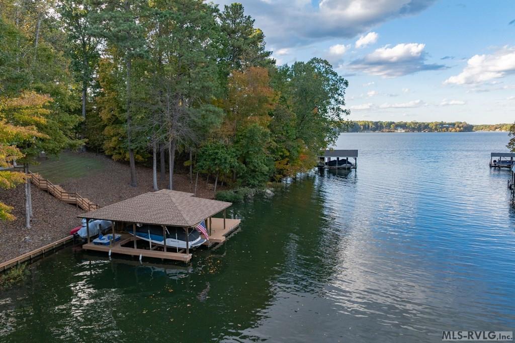 Boydton, Virginia, 23917, United States, 5 Bedrooms Bedrooms, ,4 BathroomsBathrooms,Residential,For Sale,1991597