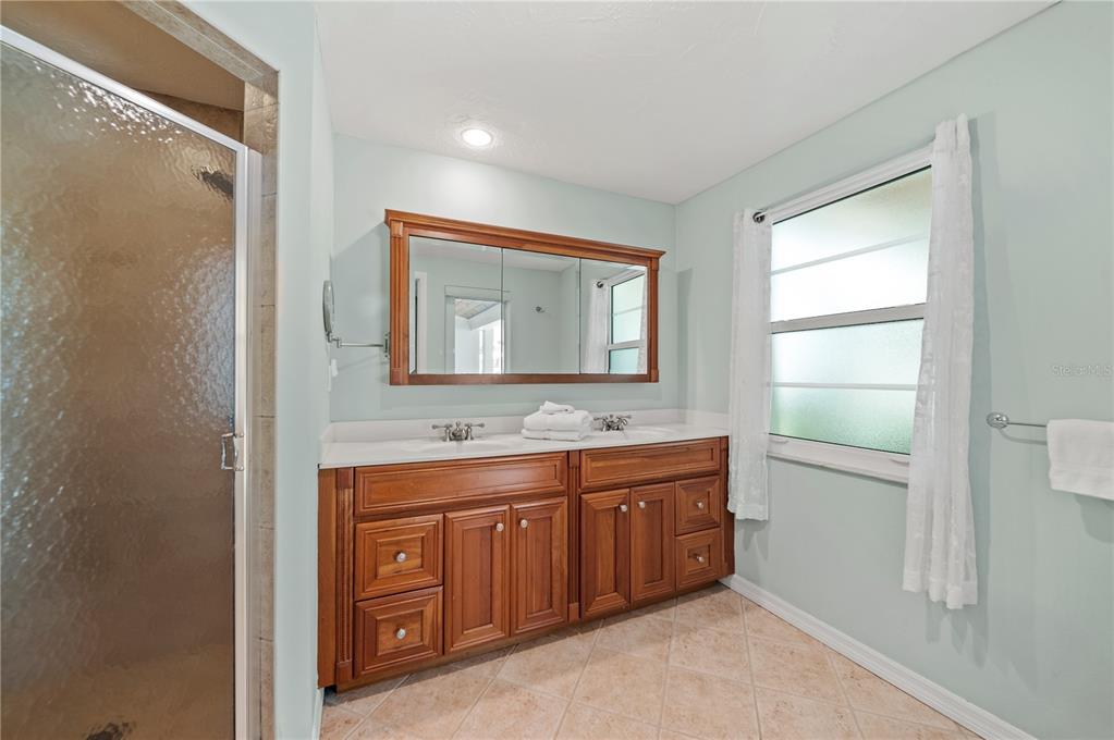 Sarasota, Florida, 34242, United States, 3 Bedrooms Bedrooms, ,2 BathroomsBathrooms,Residential,For Sale,1992857