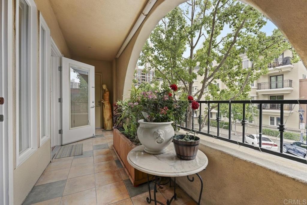San Diego, California, 92101, United States, 2 Bedrooms Bedrooms, ,3 BathroomsBathrooms,Residential,For Sale,1856536