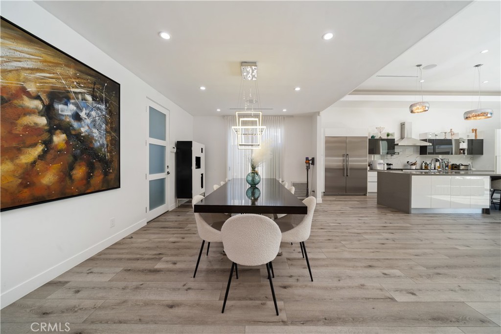 Woodland Hills, California, 91367, United States, 4 Bedrooms Bedrooms, ,2 BathroomsBathrooms,Residential,For Sale,2003177