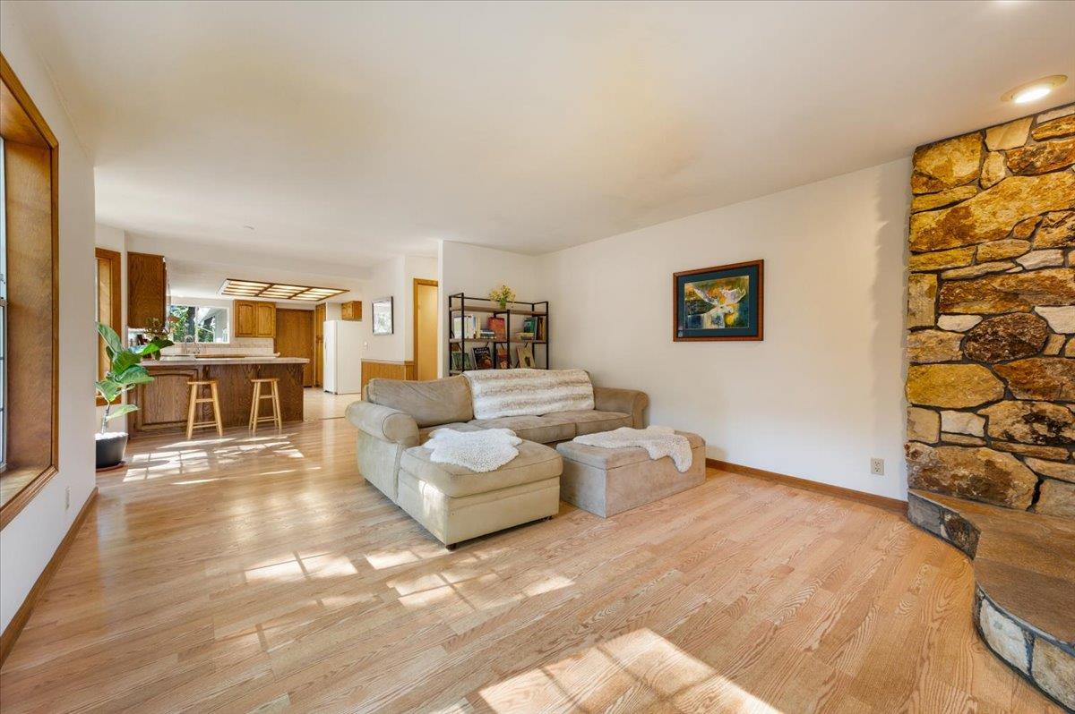 Grass Valley, California, 95949, United States, 3 Bedrooms Bedrooms, ,3 BathroomsBathrooms,Residential,For Sale,1958208