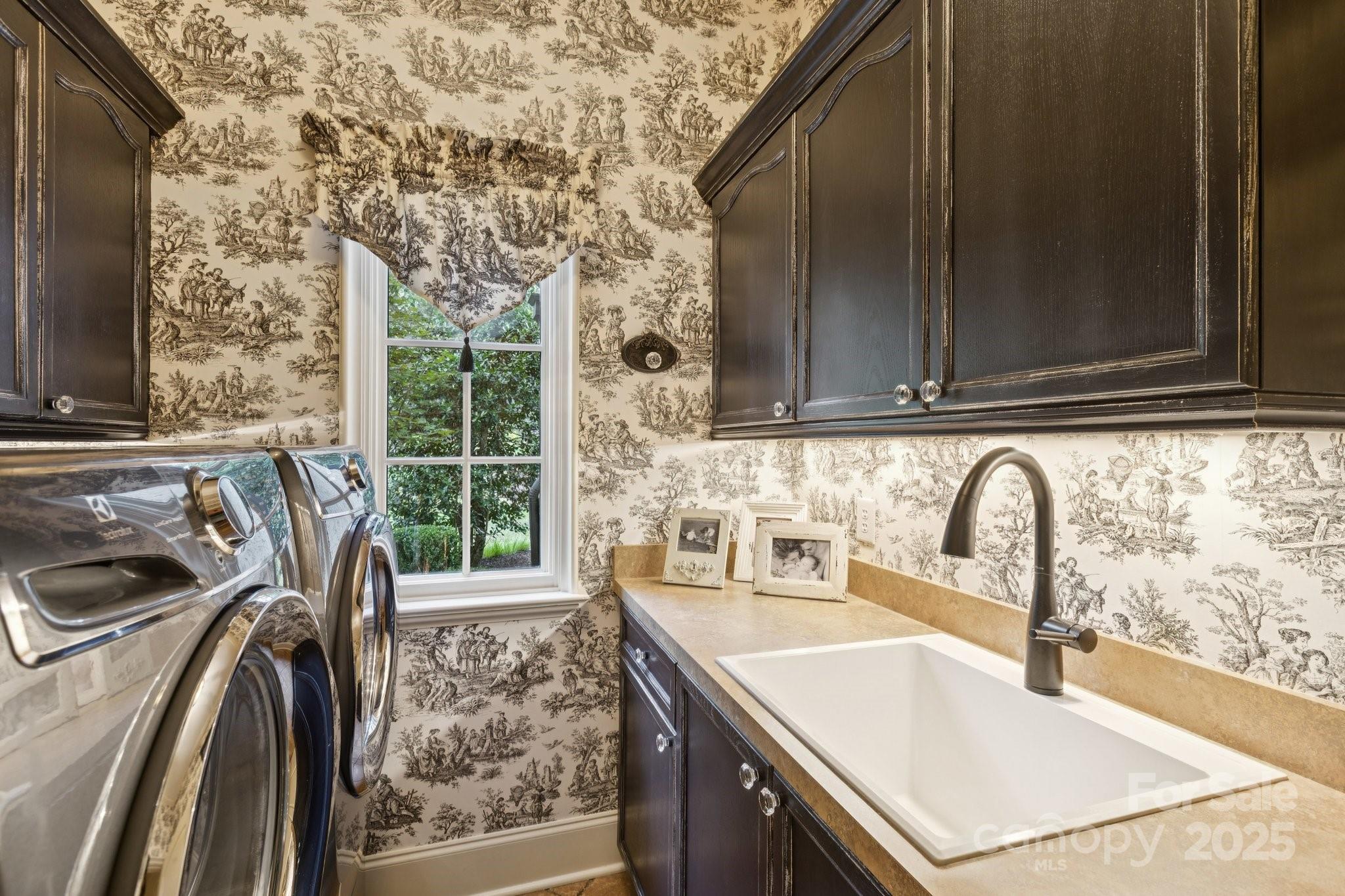 Waxhaw, North Carolina, 28173, United States, 5 Bedrooms Bedrooms, ,4 BathroomsBathrooms,Residential,For Sale,1940354