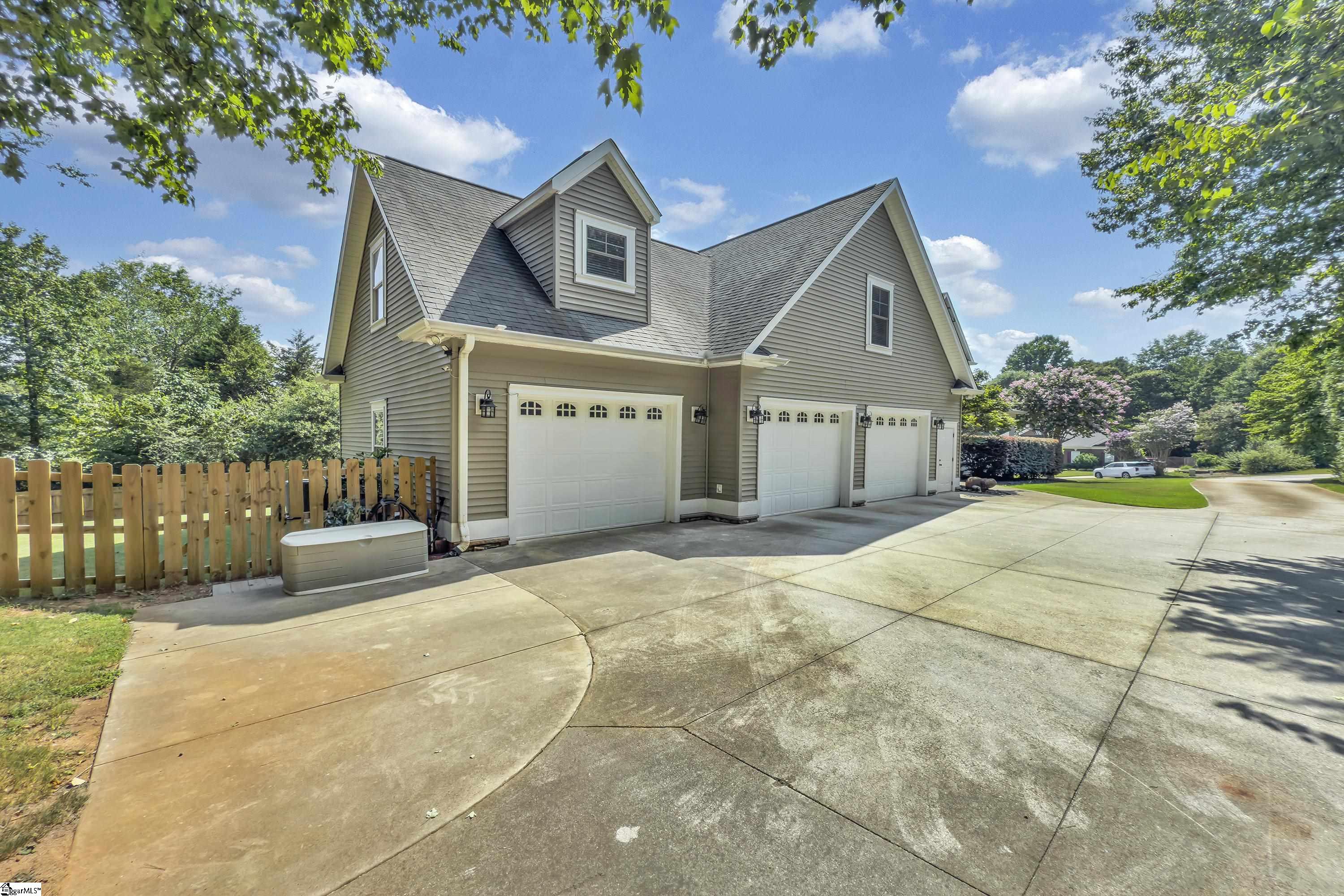Central, South Carolina, 29630, United States, 5 Bedrooms Bedrooms, ,5 BathroomsBathrooms,Residential,For Sale,1902241