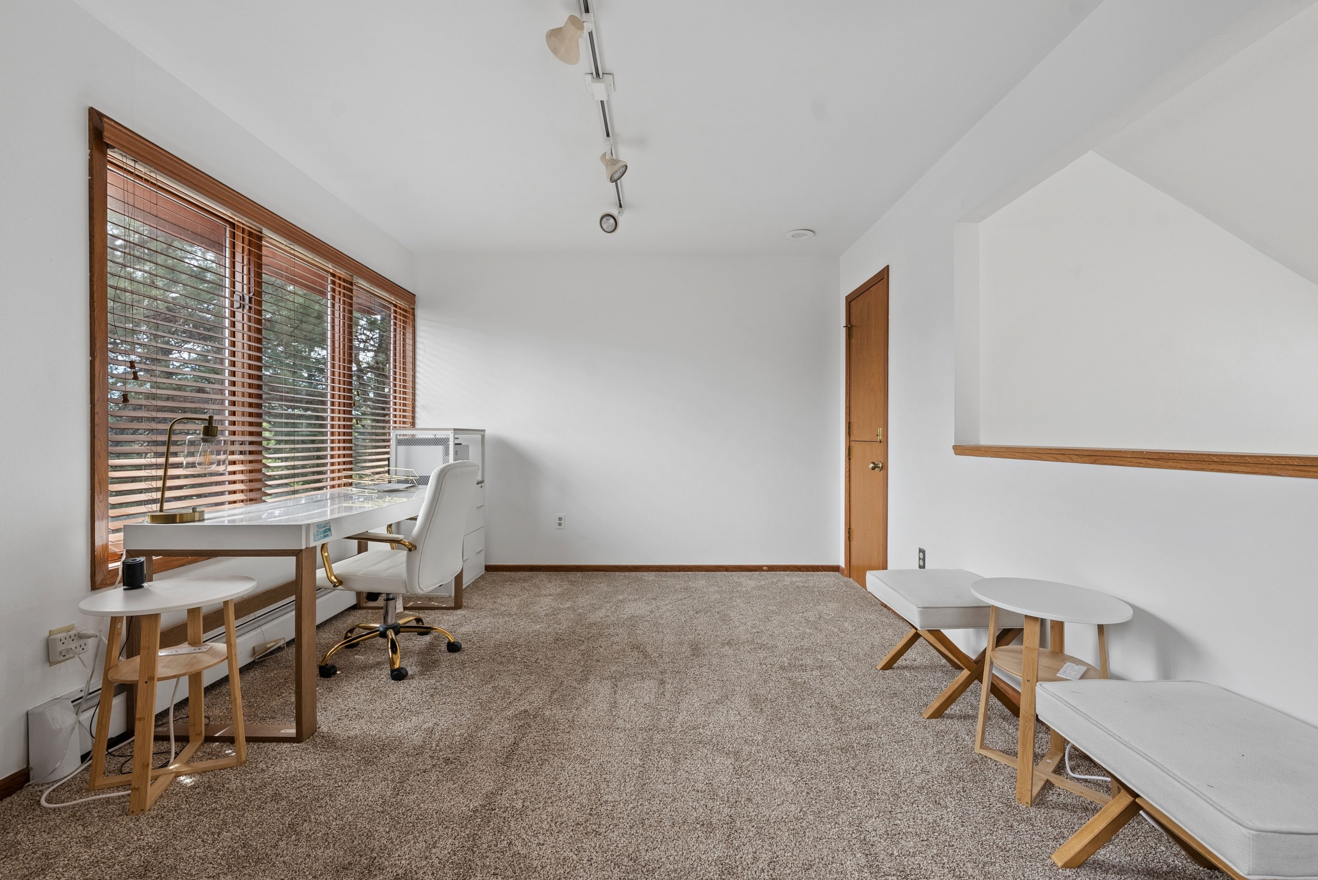  Beautiful Genesee Home With Over 4,500 Finished Sq Ft with Walk Out Basement - 物件實景