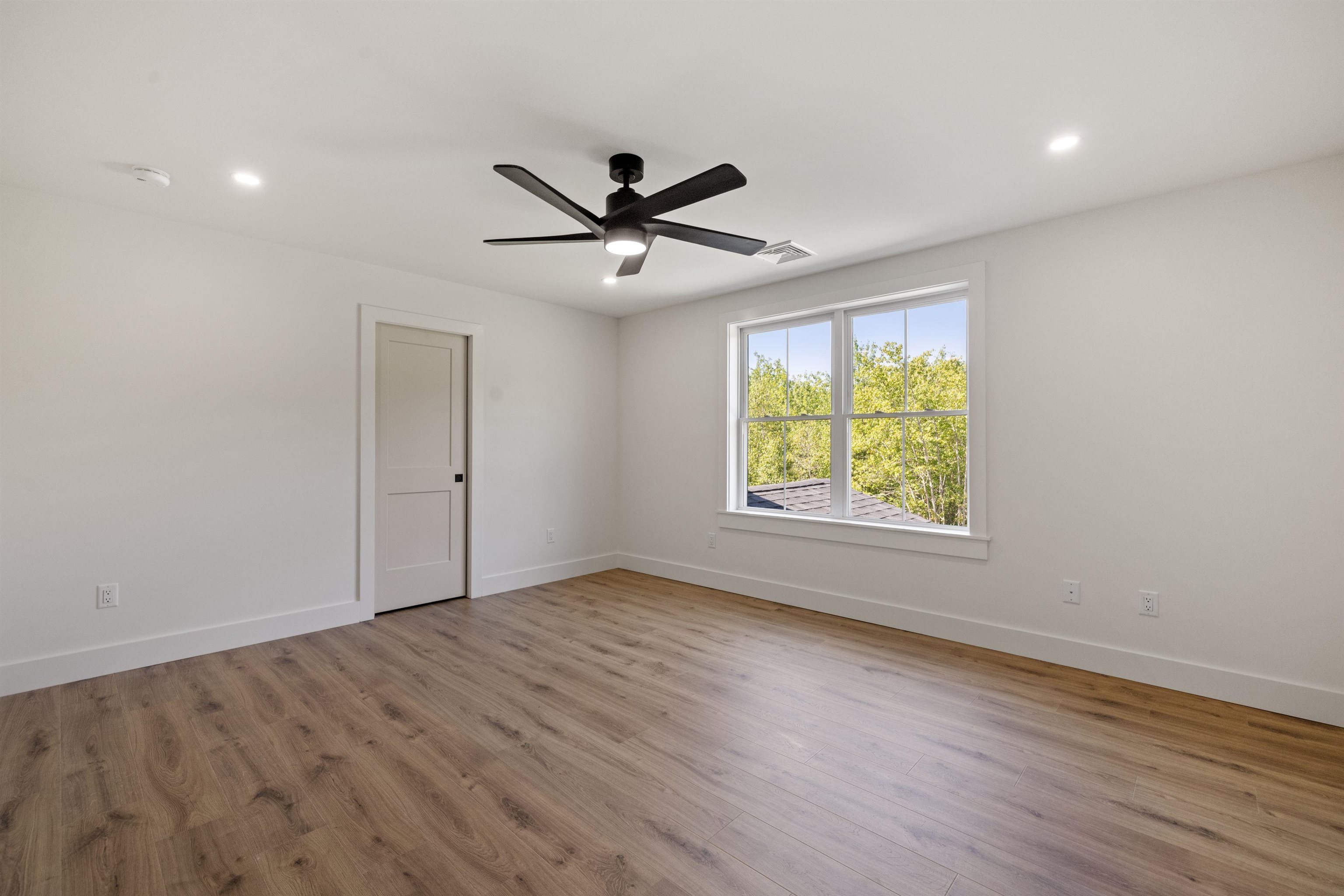 Sunapee, New Hampshire, 03782, United States, 4 Bedrooms Bedrooms, ,3 BathroomsBathrooms,Residential,For Sale,1918576