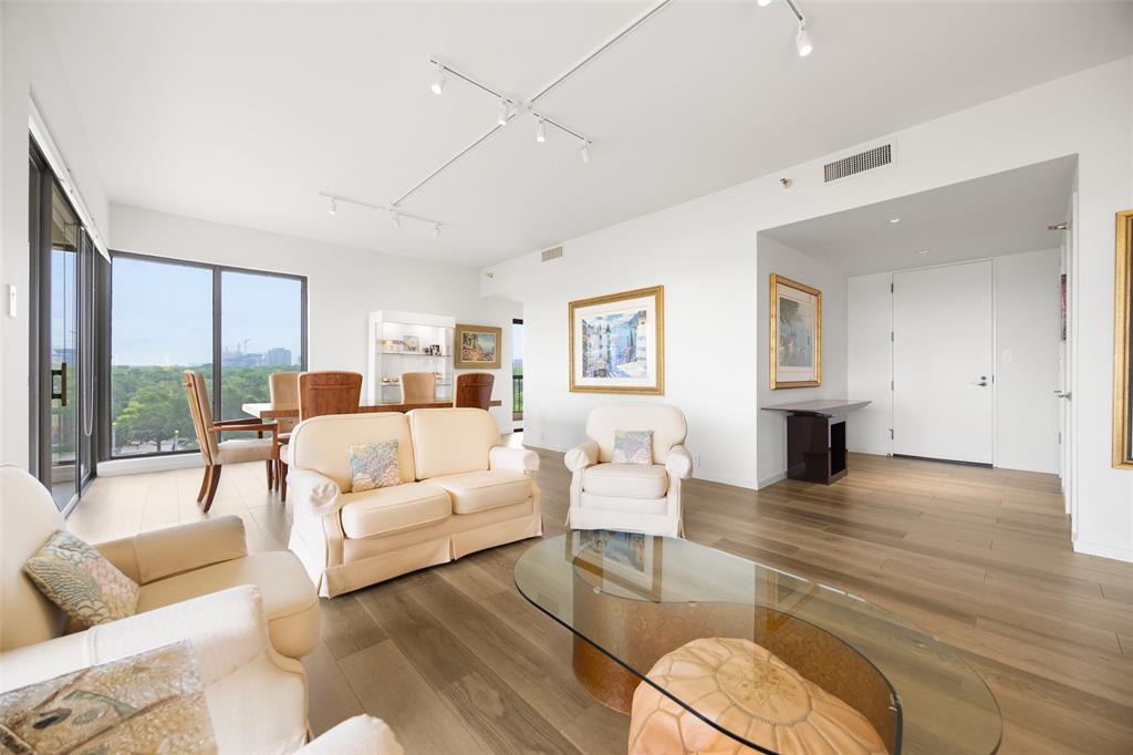 Dallas, Texas, 75219, United States, 3 Bedrooms Bedrooms, ,2 BathroomsBathrooms,Residential,For Sale,1792893
