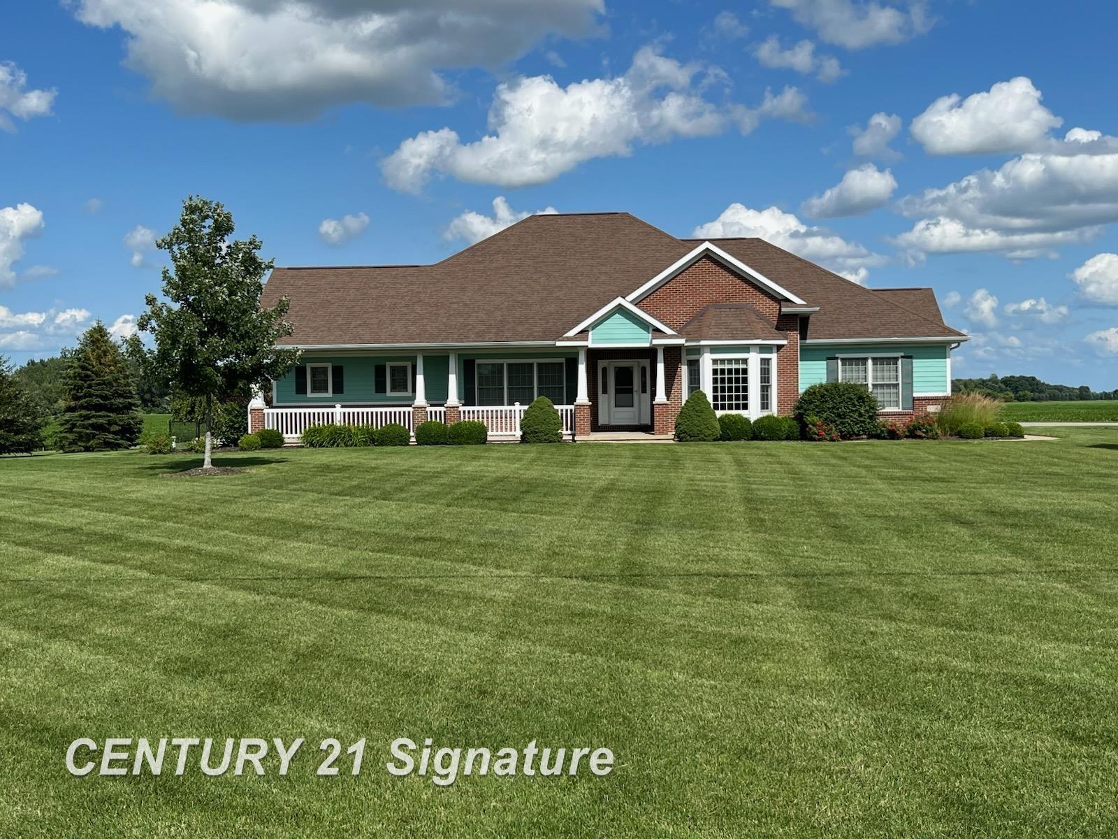 Freeland, Michigan, 48623, United States, 5 Bedrooms Bedrooms, ,4 BathroomsBathrooms,Residential,For Sale,1973671