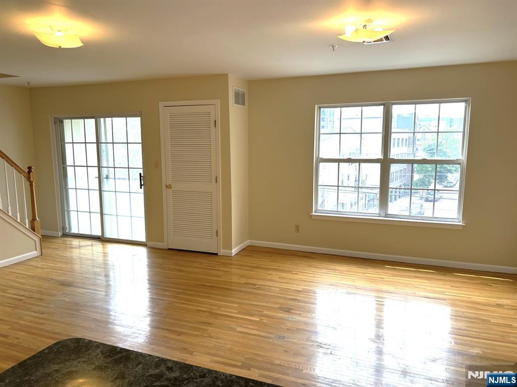 Newark, New Jersey, 07105, United States, 2 Bedrooms Bedrooms, ,3 BathroomsBathrooms,Residential,For Sale,1908619