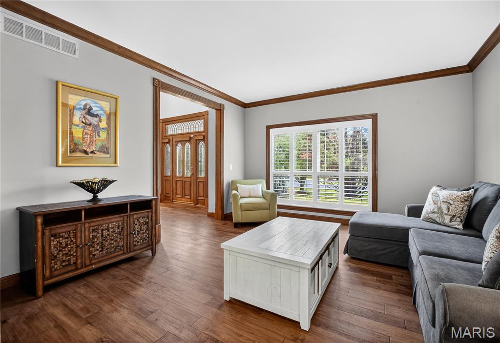 St Charles, Missouri, 63301, United States, 4 Bedrooms Bedrooms, ,4 BathroomsBathrooms,Residential,For Sale,1902113