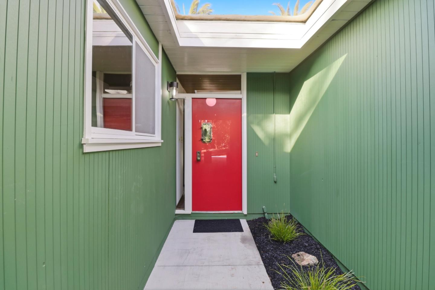 San Mateo, California, 94402, United States, 3 Bedrooms Bedrooms, ,2 BathroomsBathrooms,Residential,For Sale,1989577