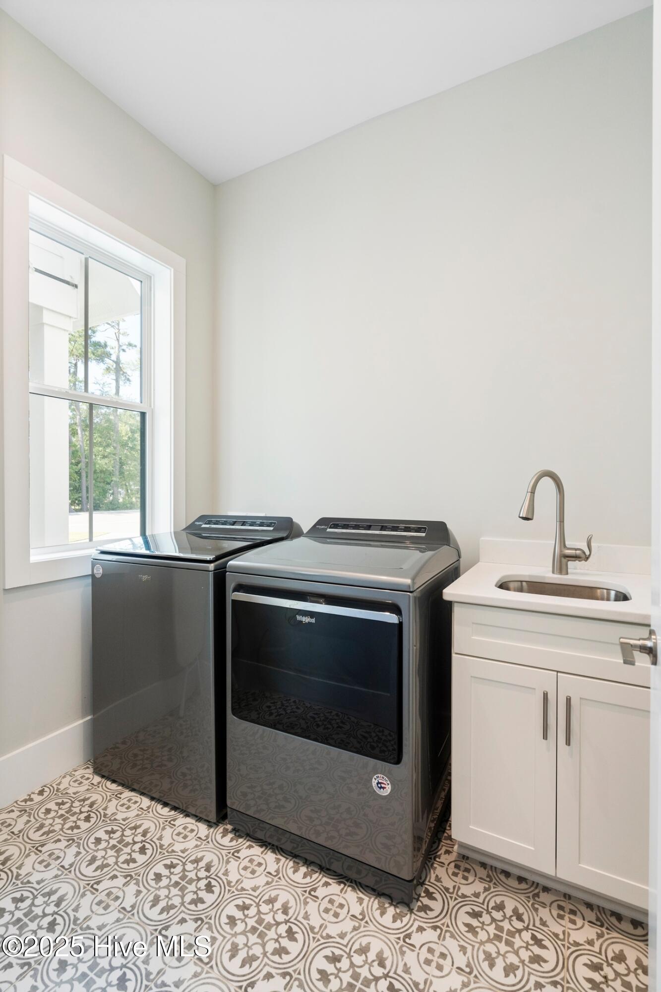 Wilmington, North Carolina, 28411, United States, 4 Bedrooms Bedrooms, ,5 BathroomsBathrooms,Residential,For Sale,1992122