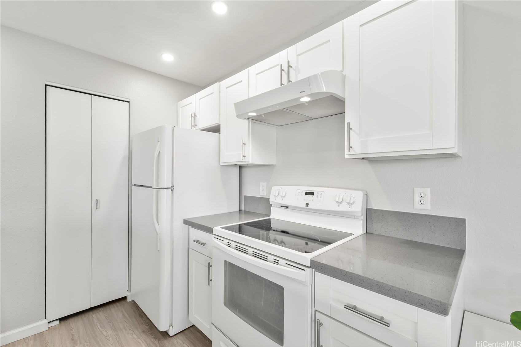 Waipahu, Hawaii, 96797, United States, 2 Bedrooms Bedrooms, ,2 BathroomsBathrooms,Residential,For Sale,1940707