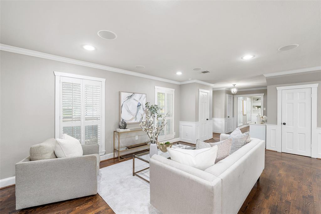 Houston, Texas, 77079, United States, 4 Bedrooms Bedrooms, ,3 BathroomsBathrooms,Residential,For Sale,1856423
