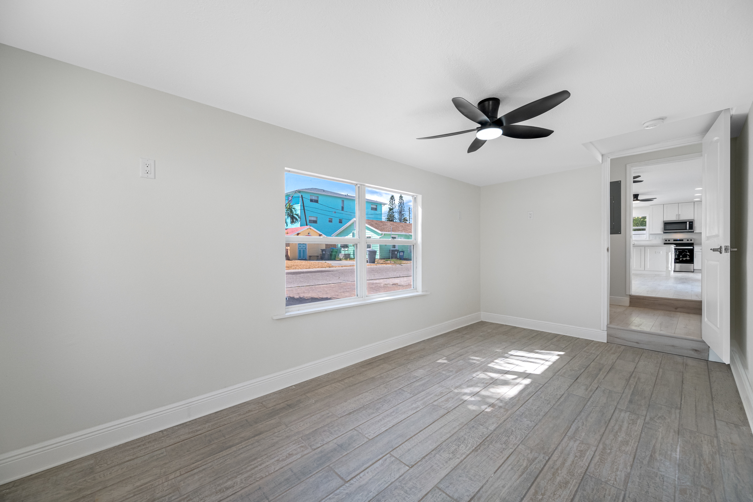 Treasure Island, Florida, 33706, United States, 3 Bedrooms Bedrooms, ,2 BathroomsBathrooms,Residential,For Sale,1983263