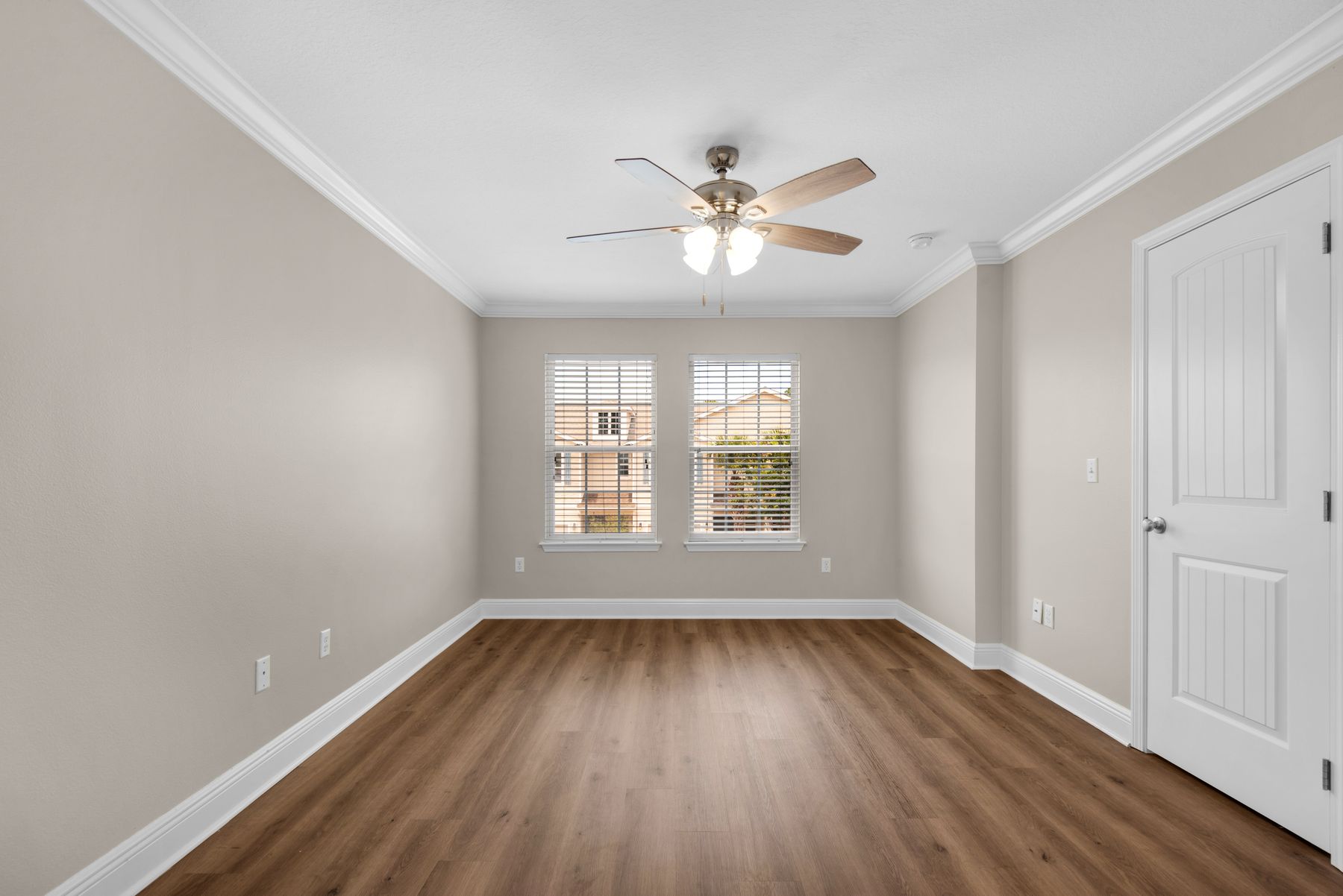  Move-In Ready Townhome Near Beaches And Bay - 物件實景