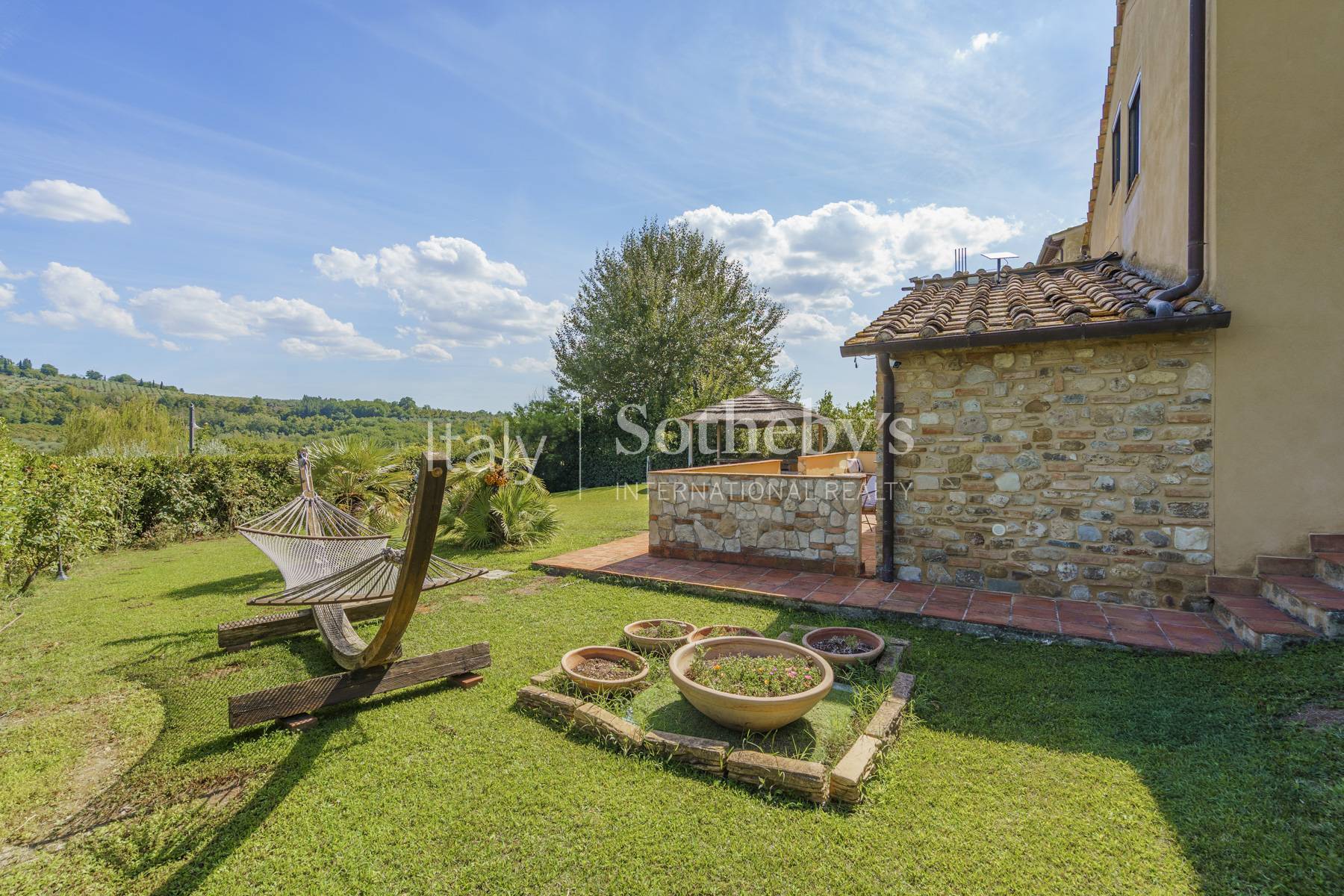  Tuscan Farmhouse with Swimming Pool and 3 Hectares of Olive Grove - 物件實景
