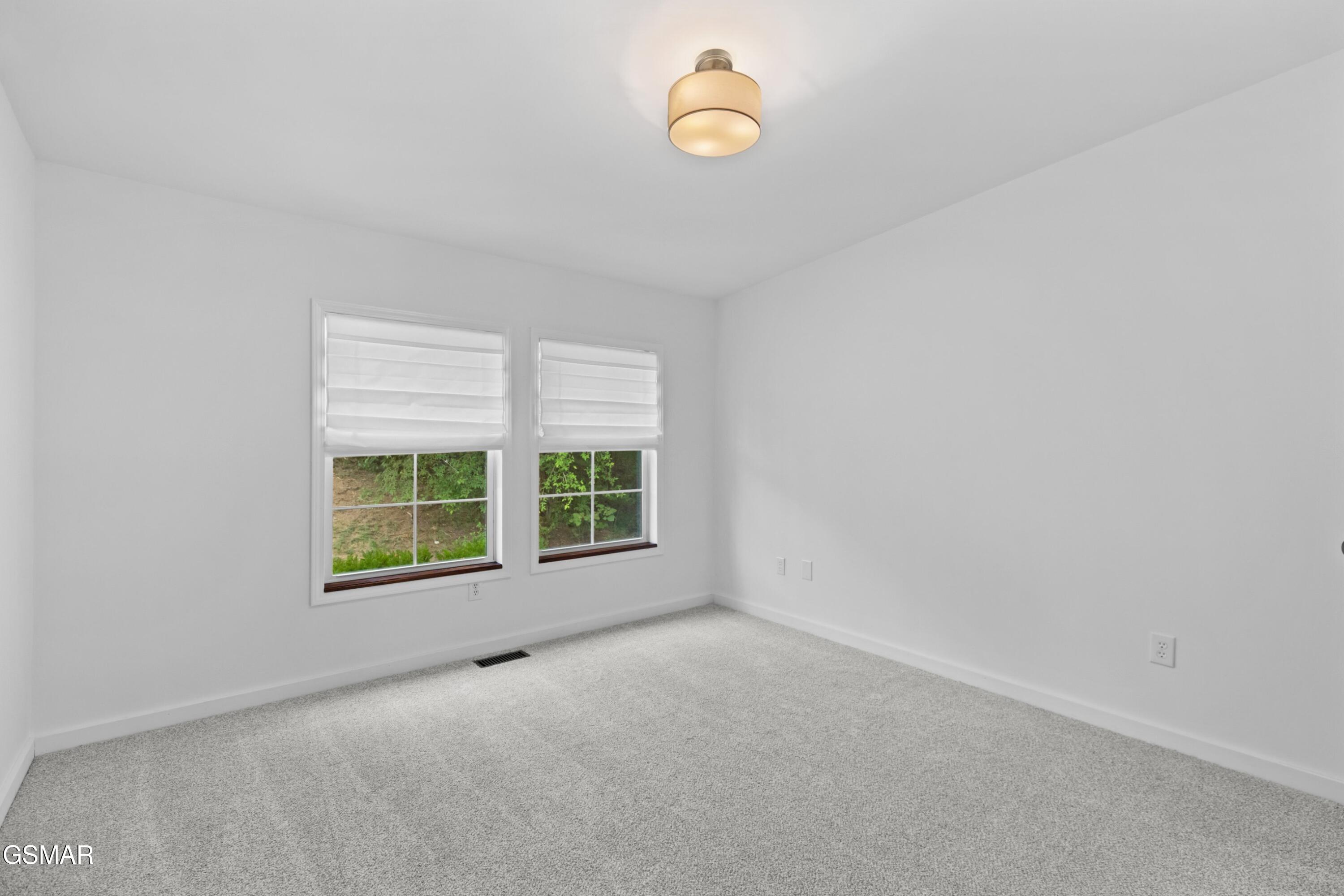 Dandridge, Tennessee, 37725, United States, 3 Bedrooms Bedrooms, ,2 BathroomsBathrooms,Residential,For Sale,1982636