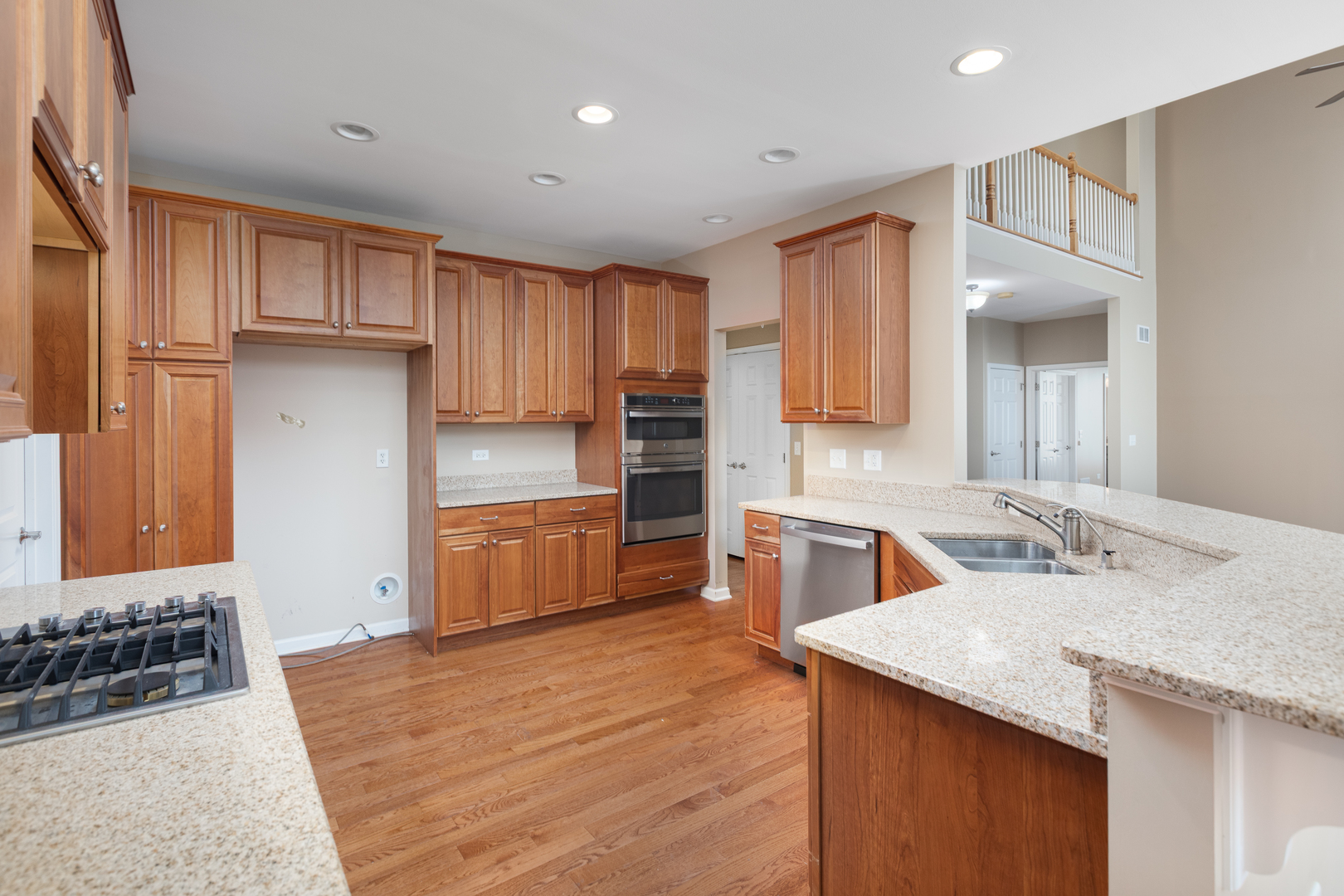 North Aurora, Illinois, 60542, United States, 3 Bedrooms Bedrooms, ,3 BathroomsBathrooms,Residential,For Sale,1969477