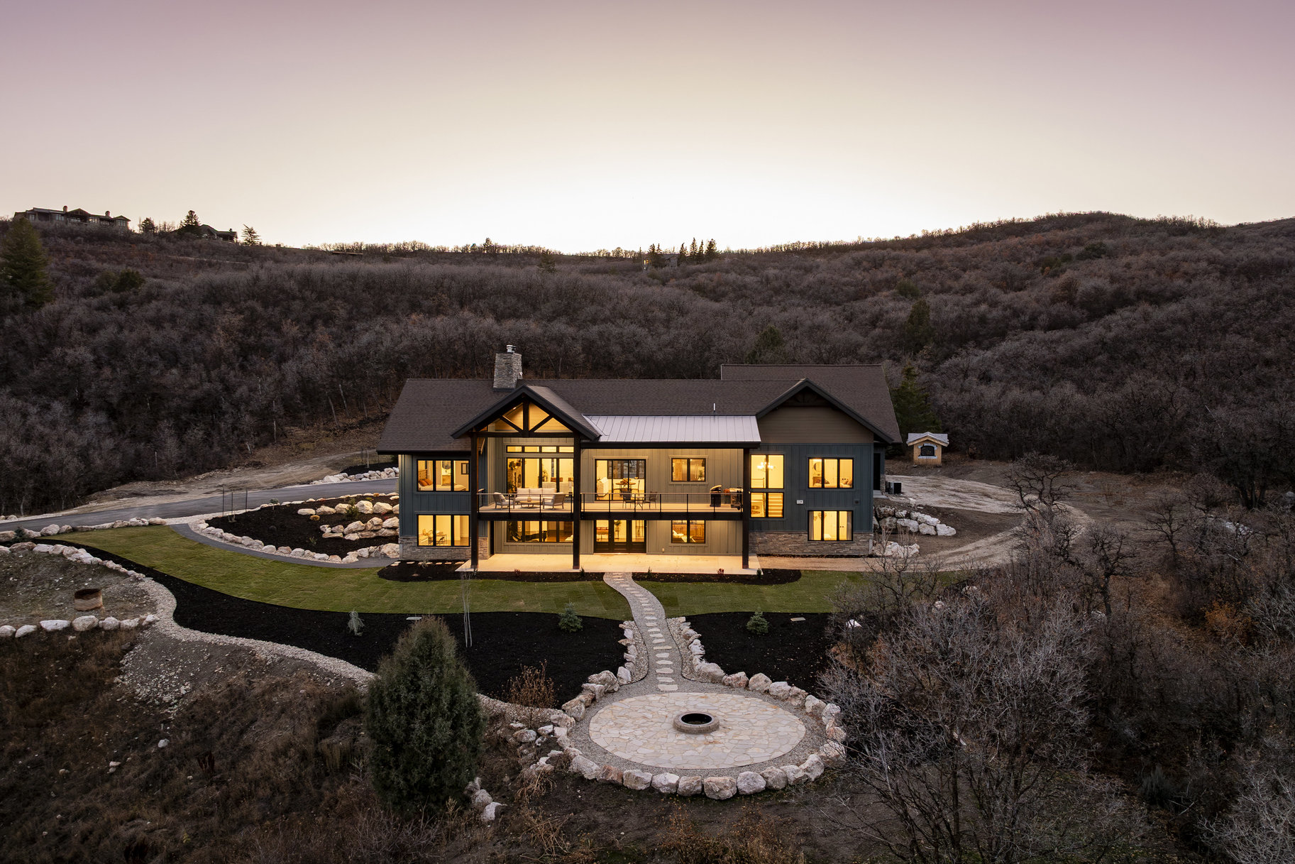  Welcome to a Private Mountain Luxury Retreat on Iconic Old Snowbasin Road - 物件實景