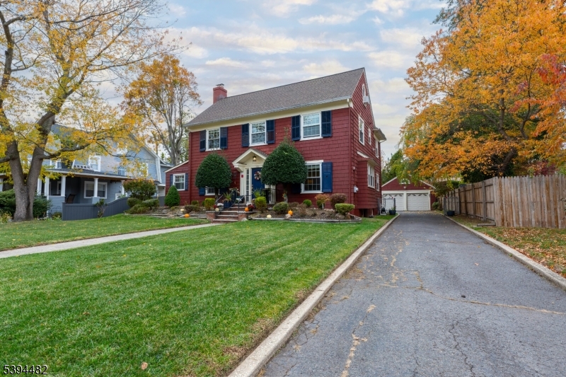 Plainfield City, New Jersey, 07060, United States, 6 Bedrooms Bedrooms, ,4 BathroomsBathrooms,Residential,For Sale,1989073