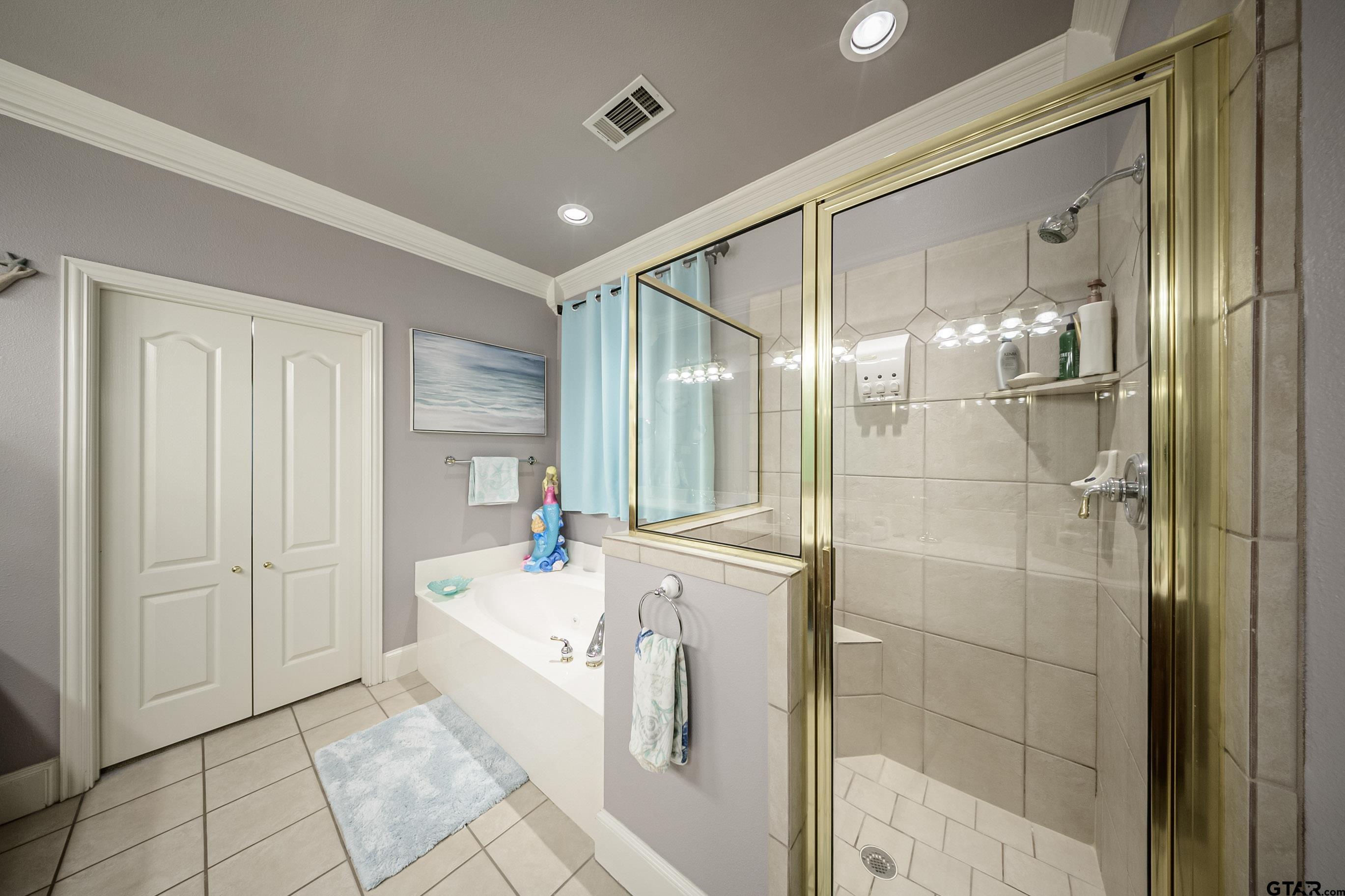 Terrell, Texas, 75160, United States, 3 Bedrooms Bedrooms, ,2 BathroomsBathrooms,Residential,For Sale,1993311