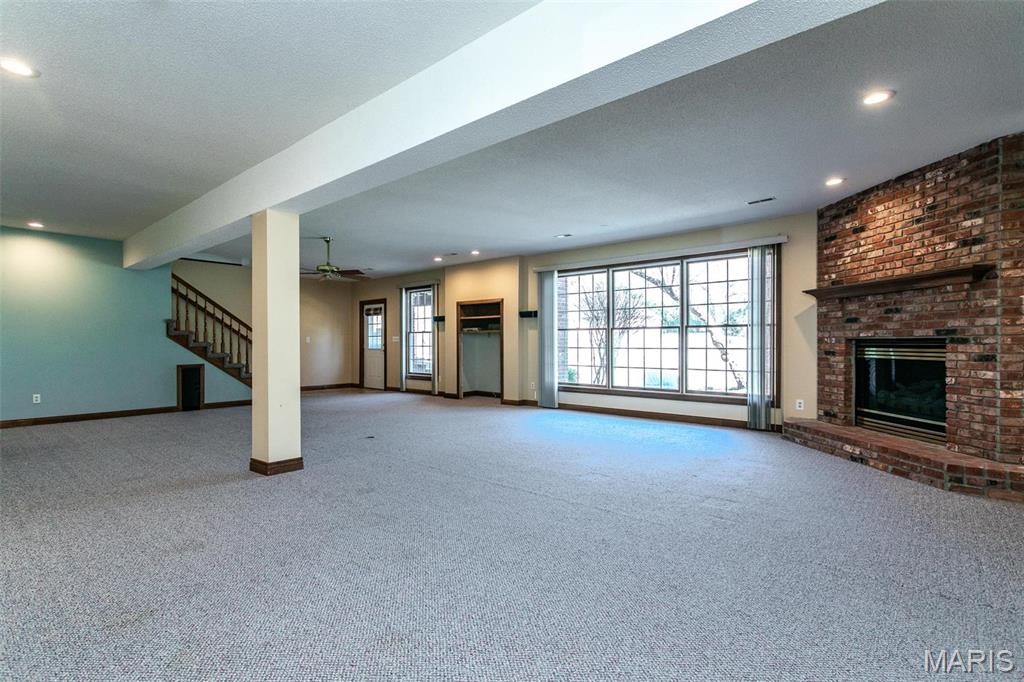 Glen Carbon, Illinois, 62034, United States, 3 Bedrooms Bedrooms, ,4 BathroomsBathrooms,Residential,For Sale,1840876