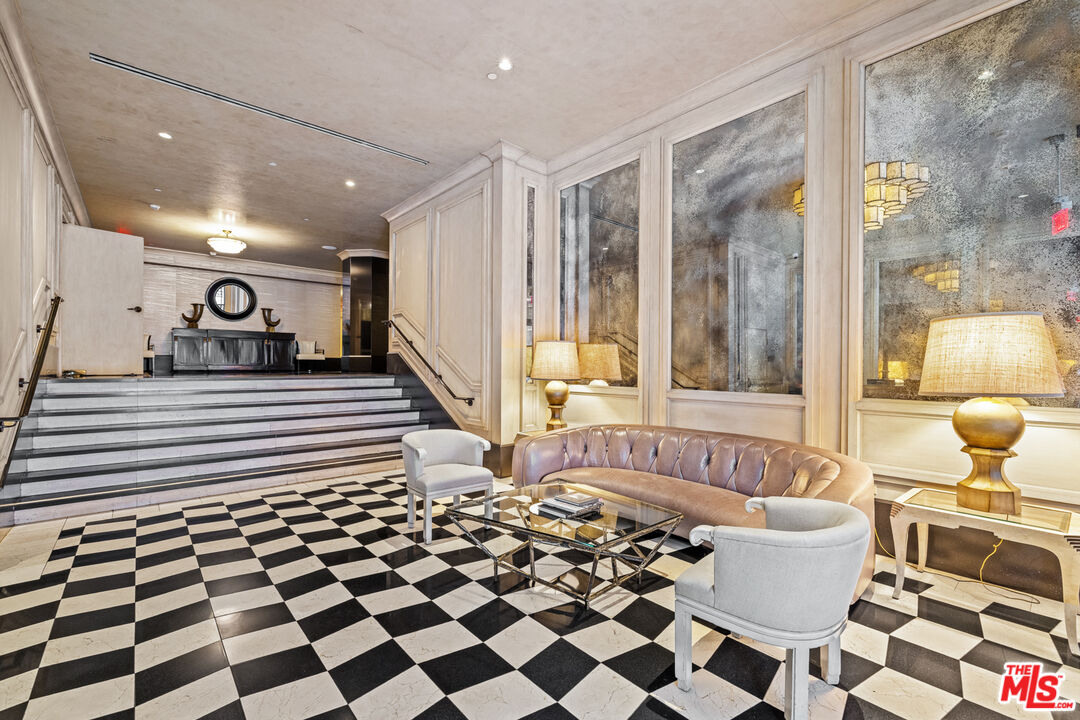 Los Angeles, California, 90028, United States, 2 Bedrooms Bedrooms, ,2 BathroomsBathrooms,Residential,For Sale,1827936