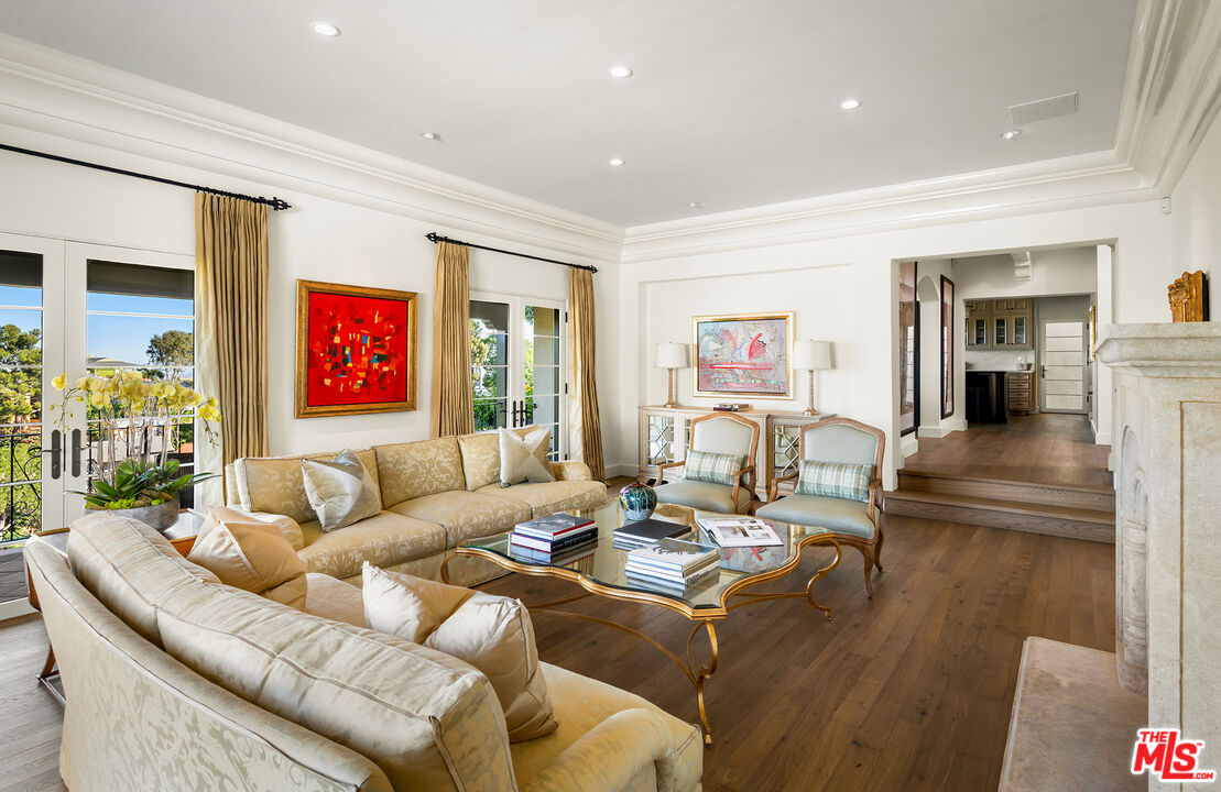 Los Angeles, California, 90068, United States, 4 Bedrooms Bedrooms, ,5 BathroomsBathrooms,Residential,For Sale,1910908