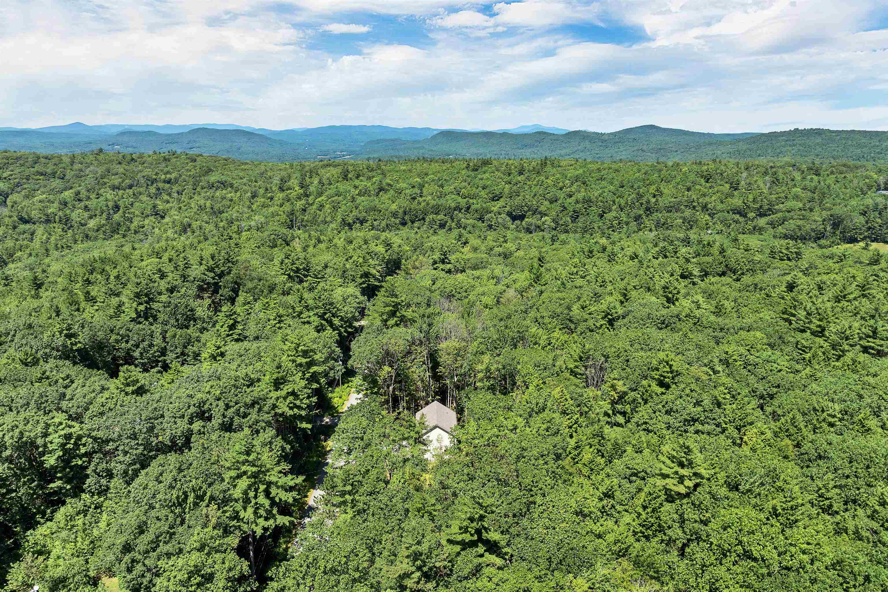 Bennington, New Hampshire, 03442, United States, 3 Bedrooms Bedrooms, ,2 BathroomsBathrooms,Residential,For Sale,1898255