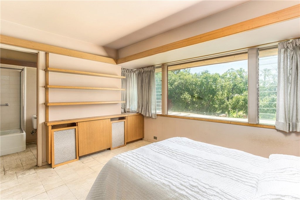 Redlands, California, 92373, United States, 4 Bedrooms Bedrooms, ,1 BathroomBathrooms,Residential,For Sale,1899993