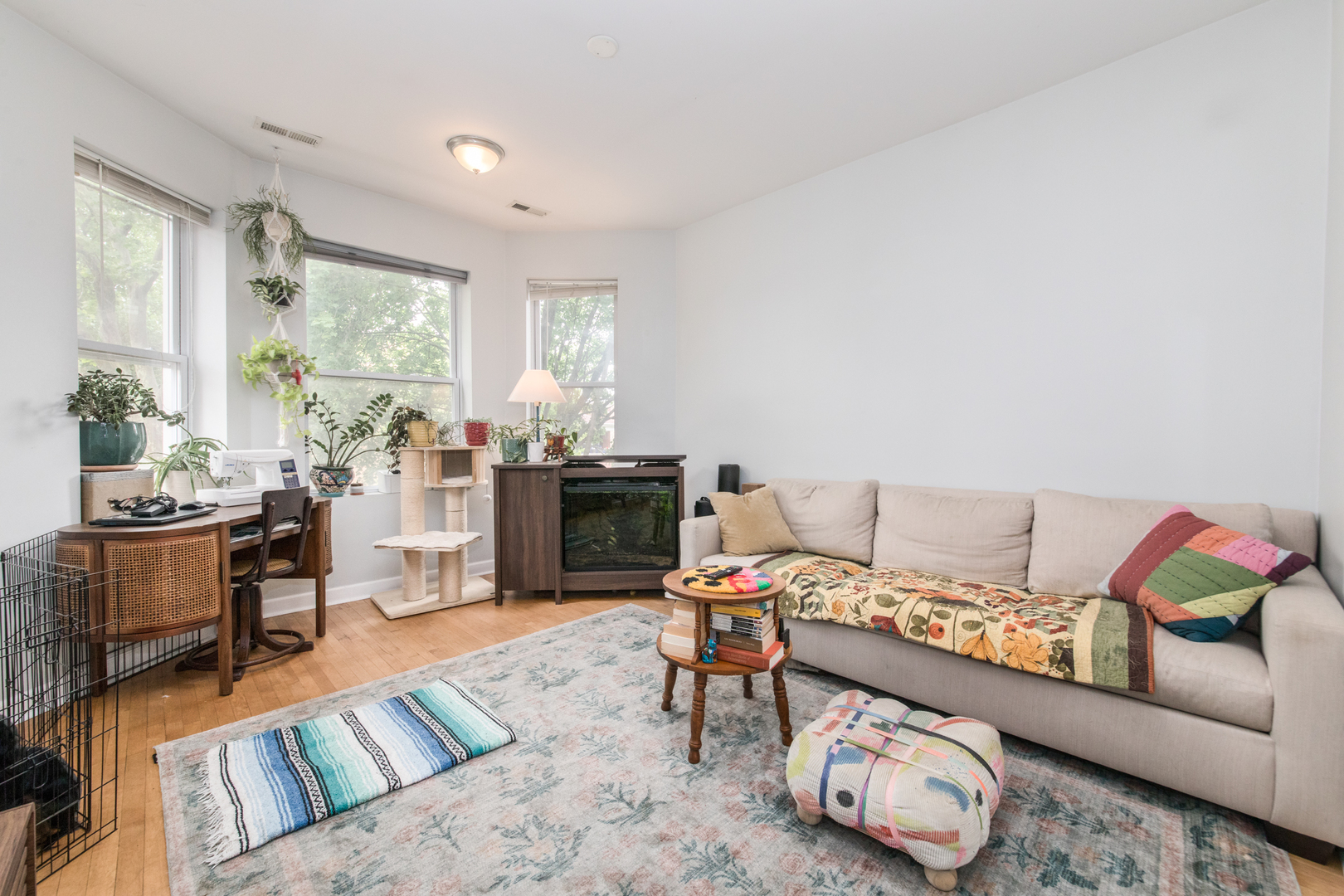 Chicago, Illinois, 60618, United States, 4 Bedrooms Bedrooms, ,2 BathroomsBathrooms,Residential,For Sale,1917452