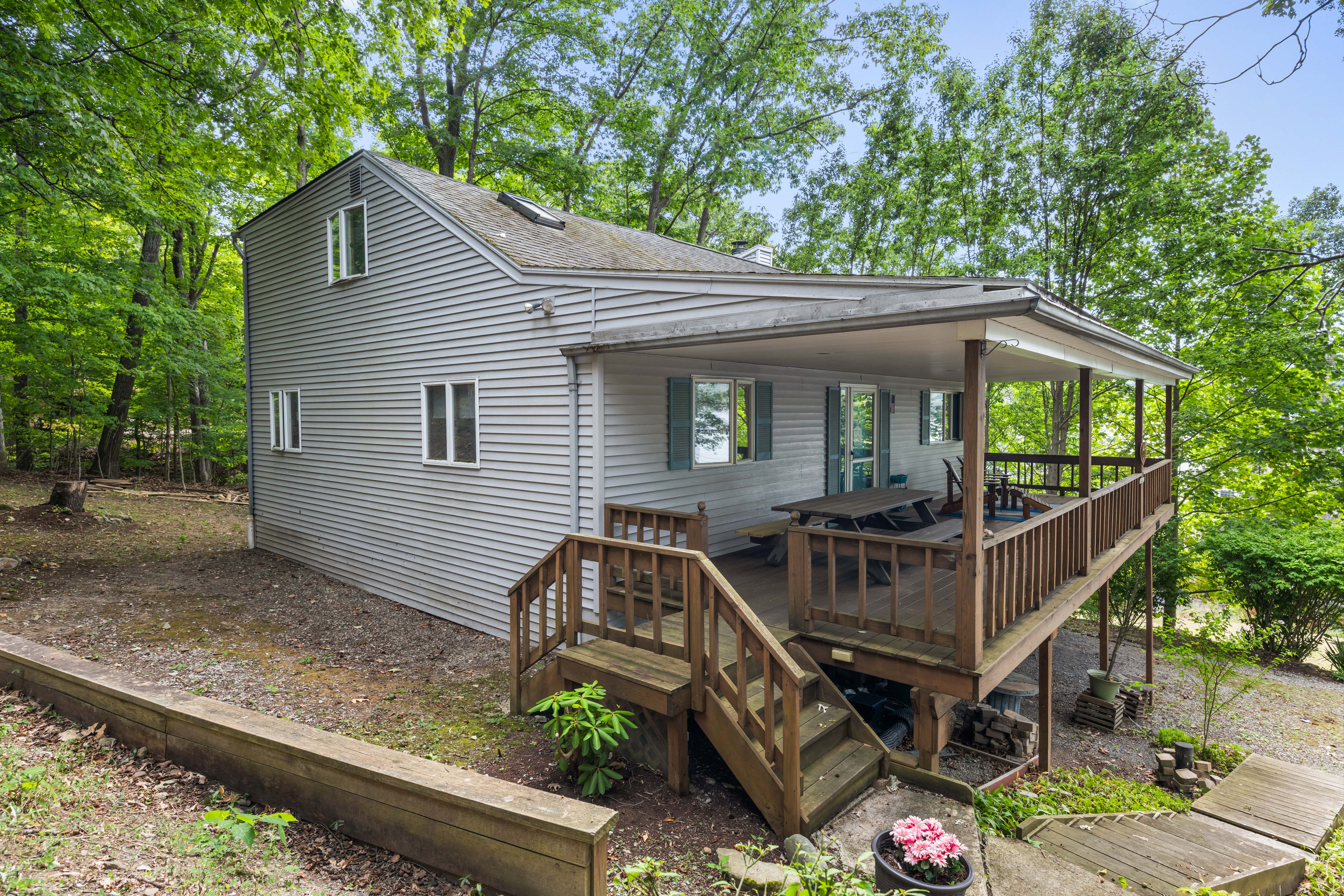 Jerusalem, New York, 14478, United States, 3 Bedrooms Bedrooms, ,2 BathroomsBathrooms,Residential,For Sale,1921280
