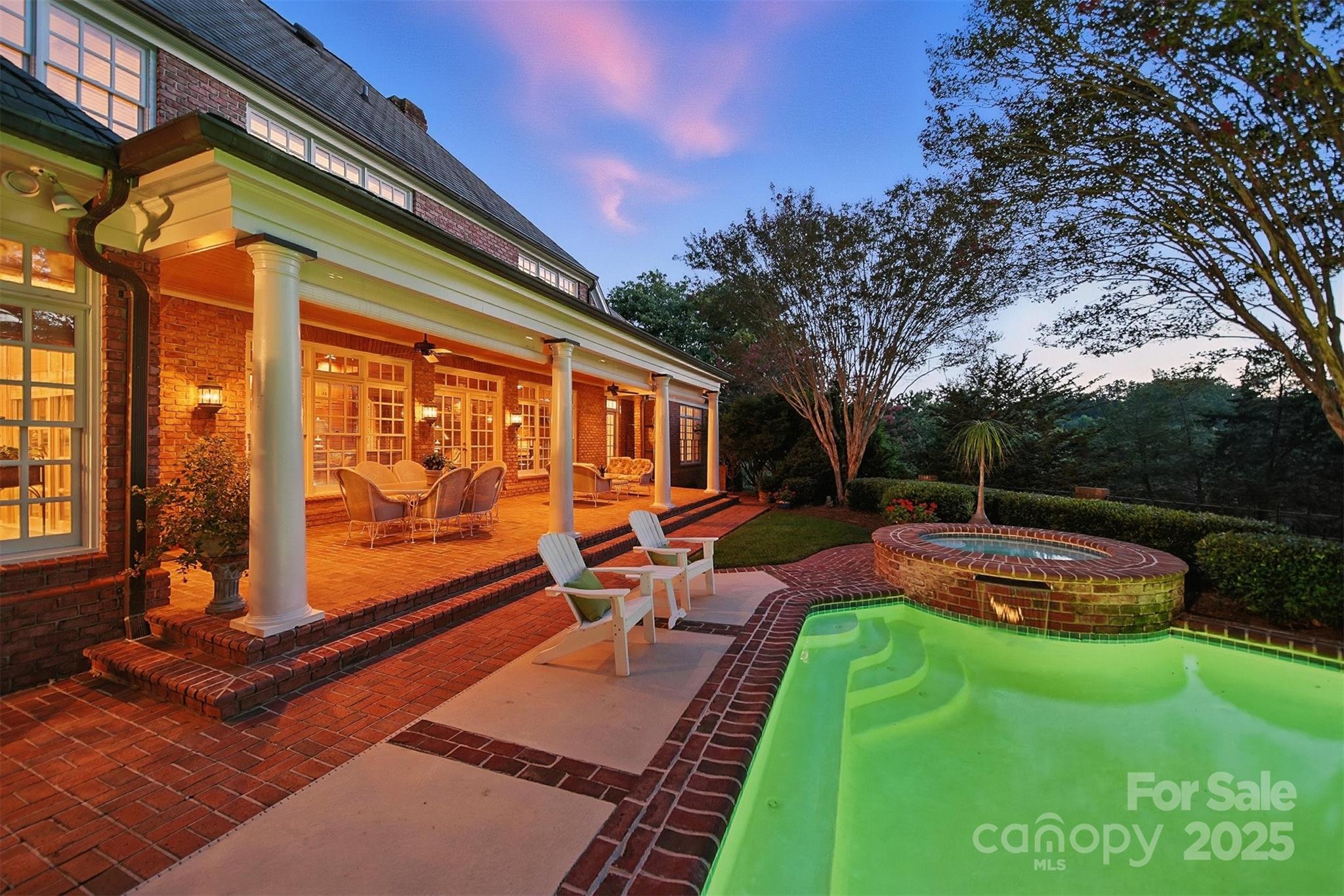 Hickory, North Carolina, 28601, United States, 4 Bedrooms Bedrooms, ,5 BathroomsBathrooms,Residential,For Sale,1942253