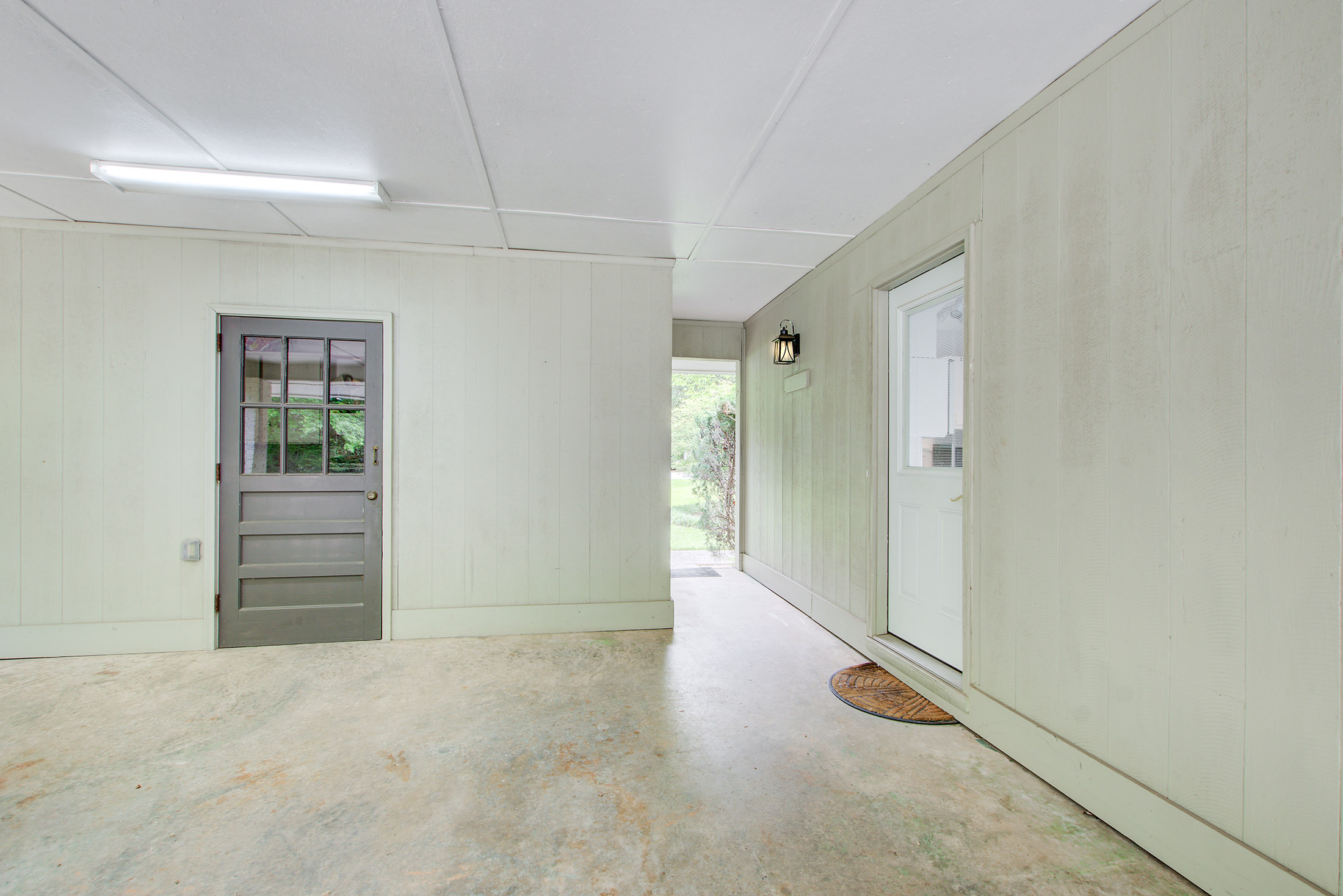  Mid-Century Modern Home on a Beautifully Landscaped Private Lot - 物件實景