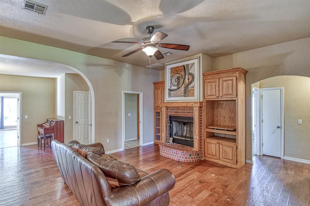 Noble, Oklahoma, 73068, United States, 6 Bedrooms Bedrooms, ,4 BathroomsBathrooms,Residential,For Sale,1978197