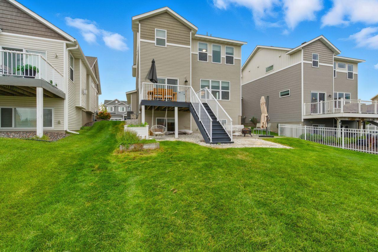 Maple Grove, Minnesota, 55369, United States, 3 Bedrooms Bedrooms, ,3 BathroomsBathrooms,Residential,For Sale,1970604