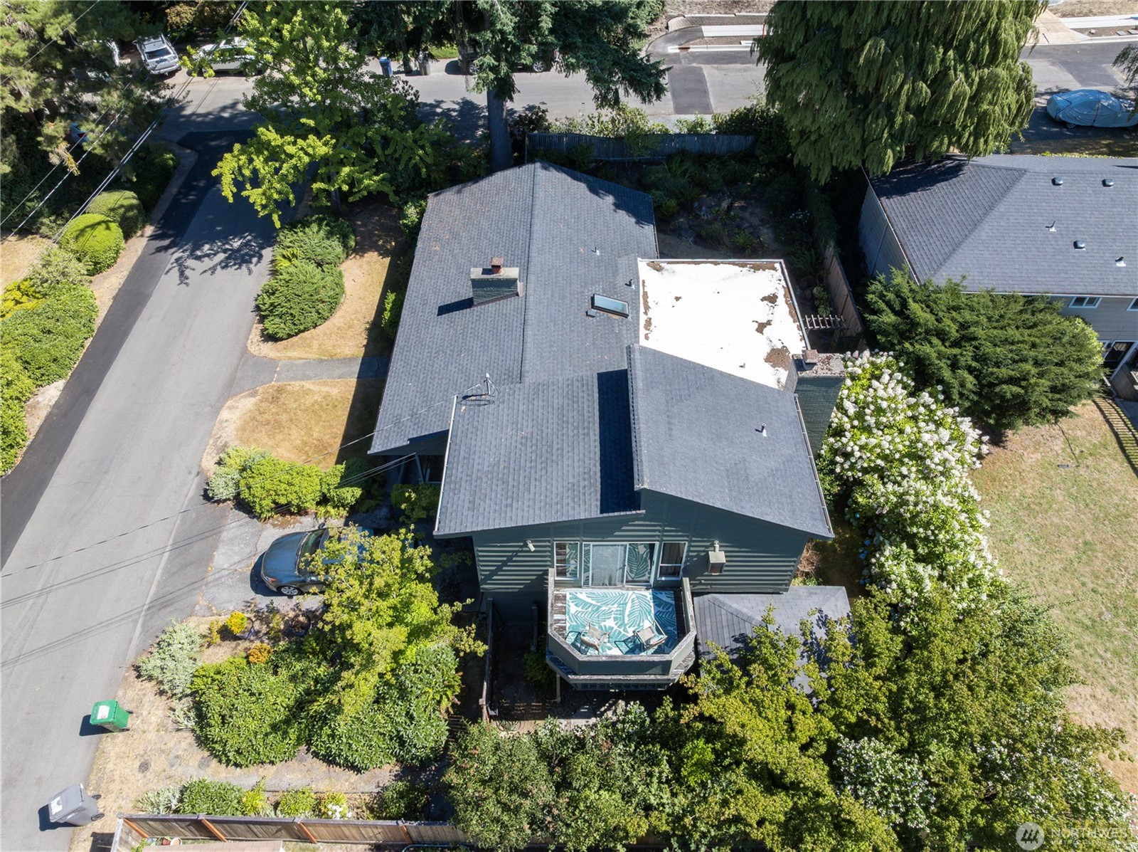 Kirkland, Washington, 98033, United States, 3 Bedrooms Bedrooms, ,2 BathroomsBathrooms,Residential,For Sale,1904417